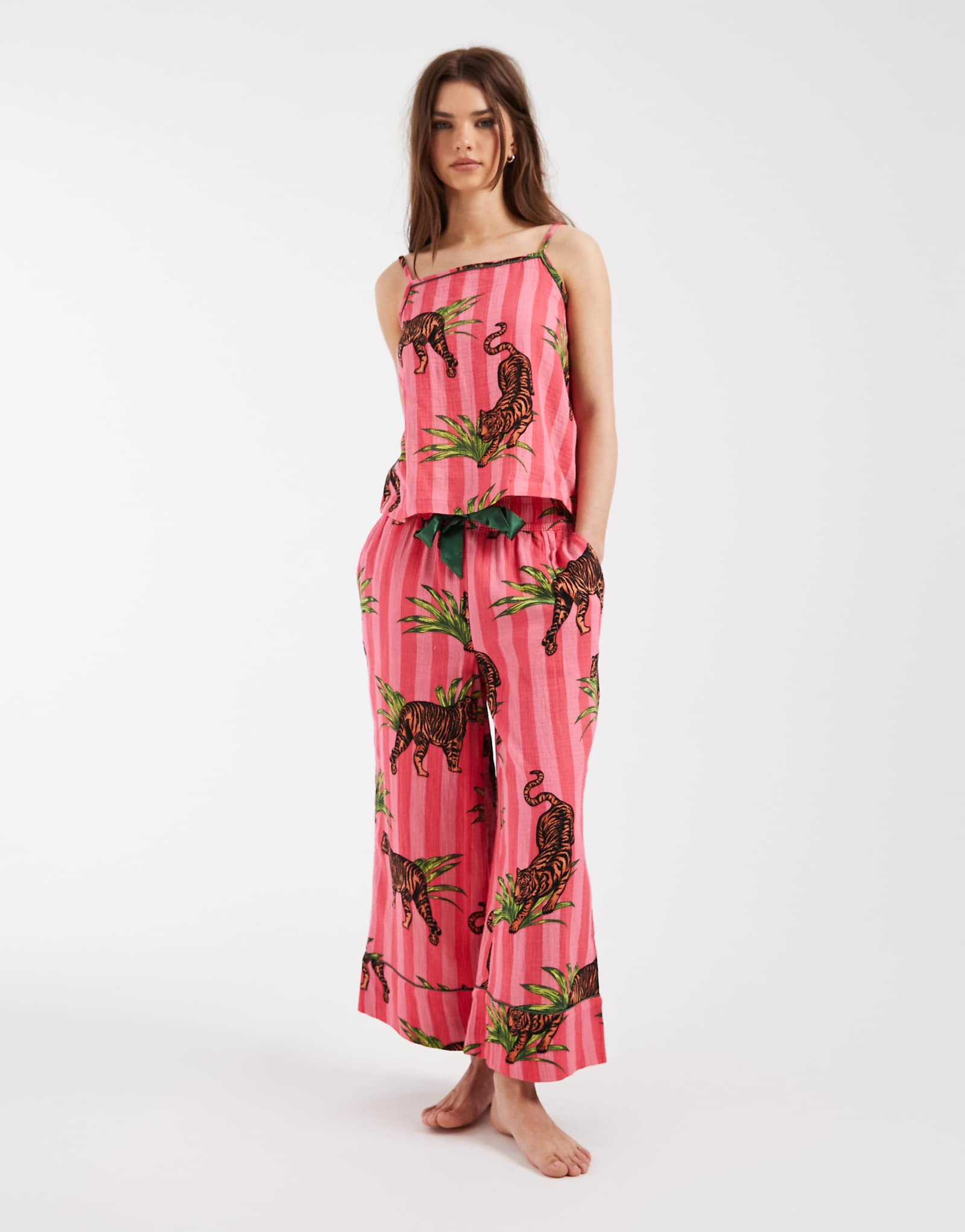Chelsea Peers tiger foliage striped print cami and capri length bottoms sleepwear set in bright pink multi 16290₽