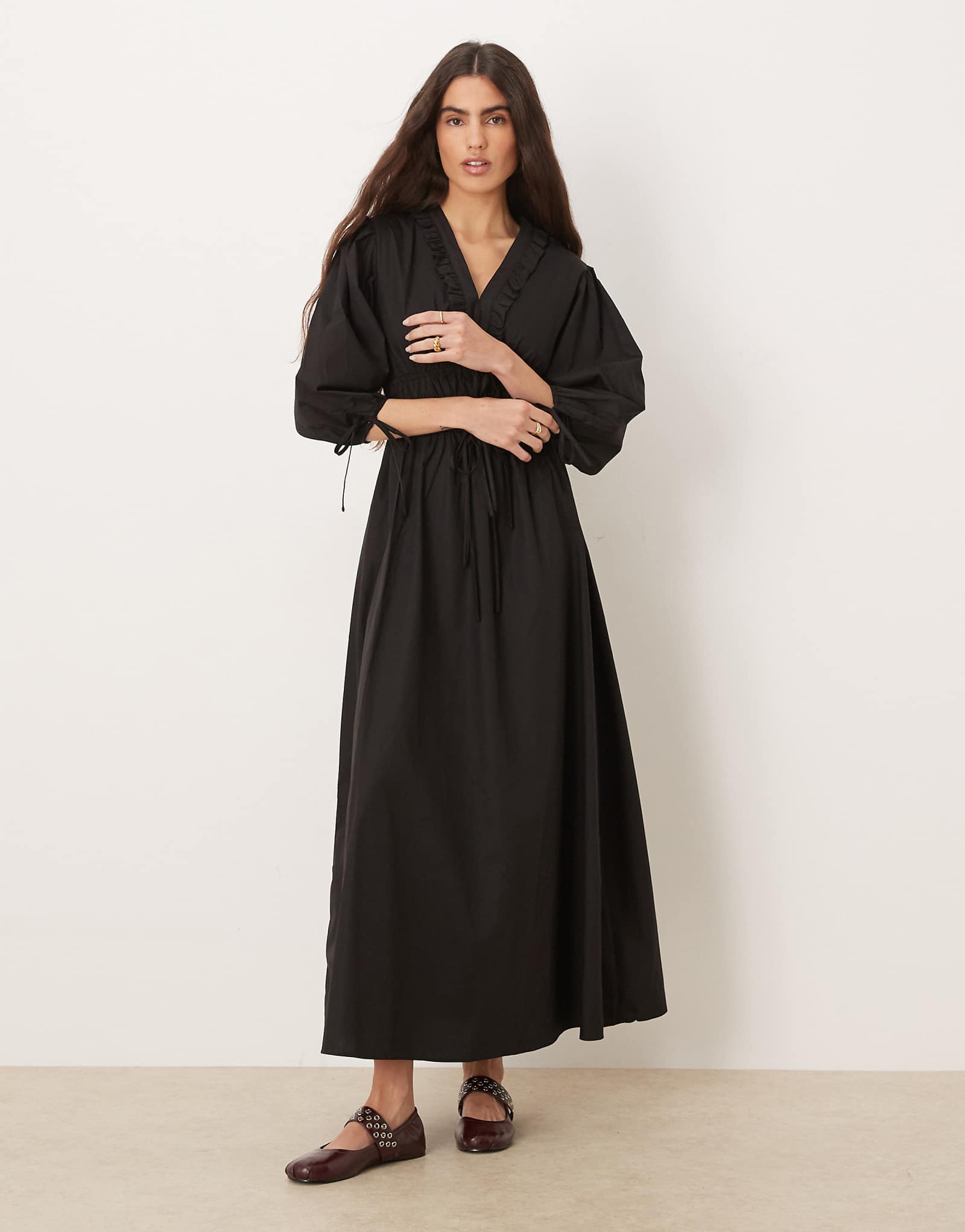 Glamorous V-neck poplin ruched long sleeve maxi dress 14890₽