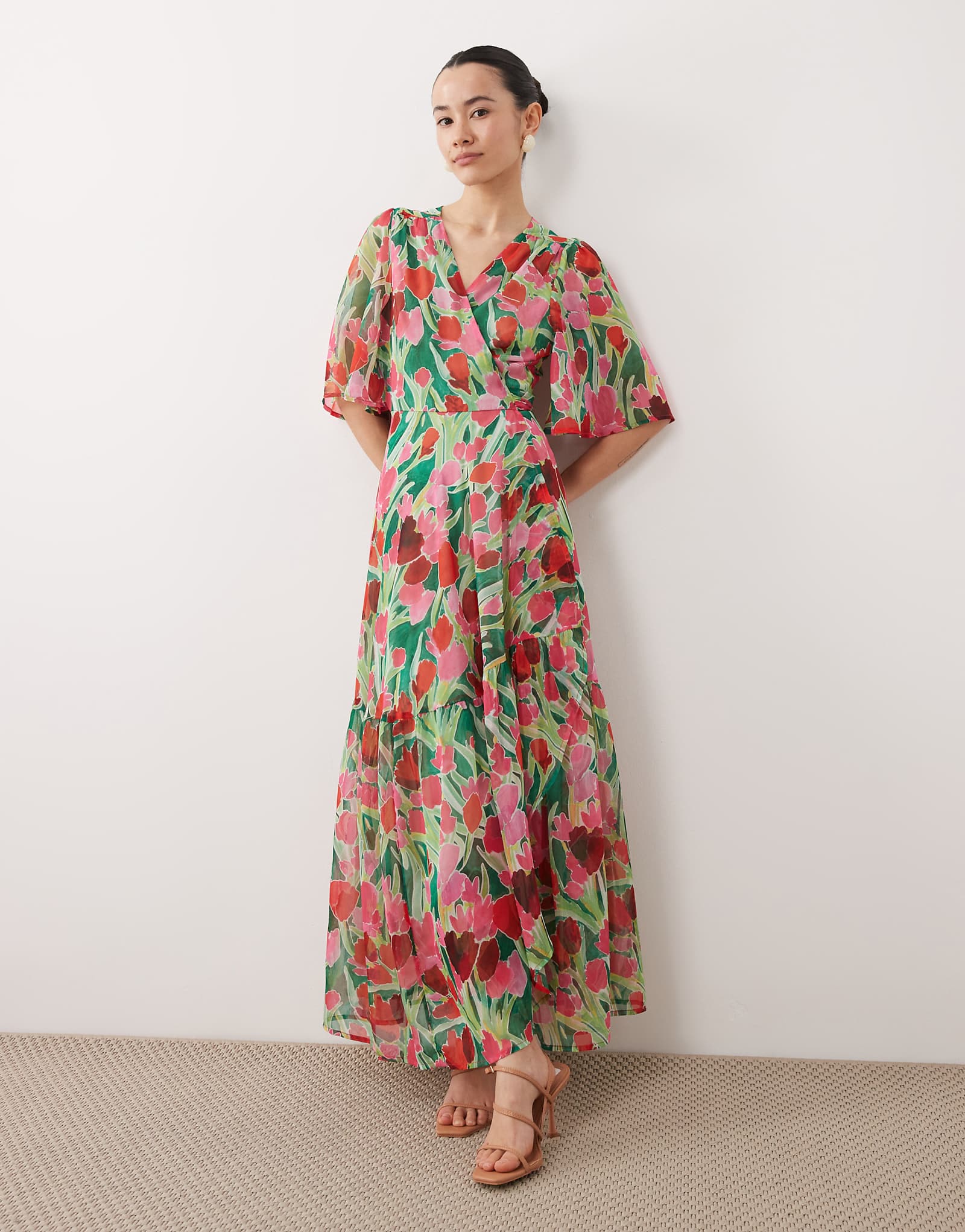 Hope -amp Ivy Petite wrap tie detail maxi dress in green petal print green petal print 30090₽