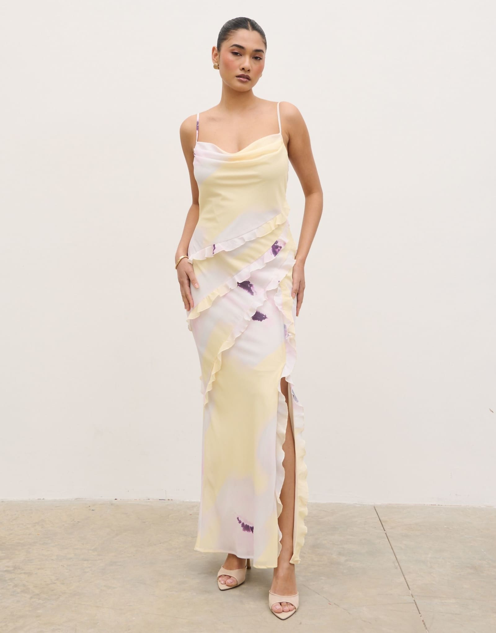 Pretty Lavish ruffle cami cowl neck maxi dress in watercolor lemon floral lilac and lemon 31990₽
