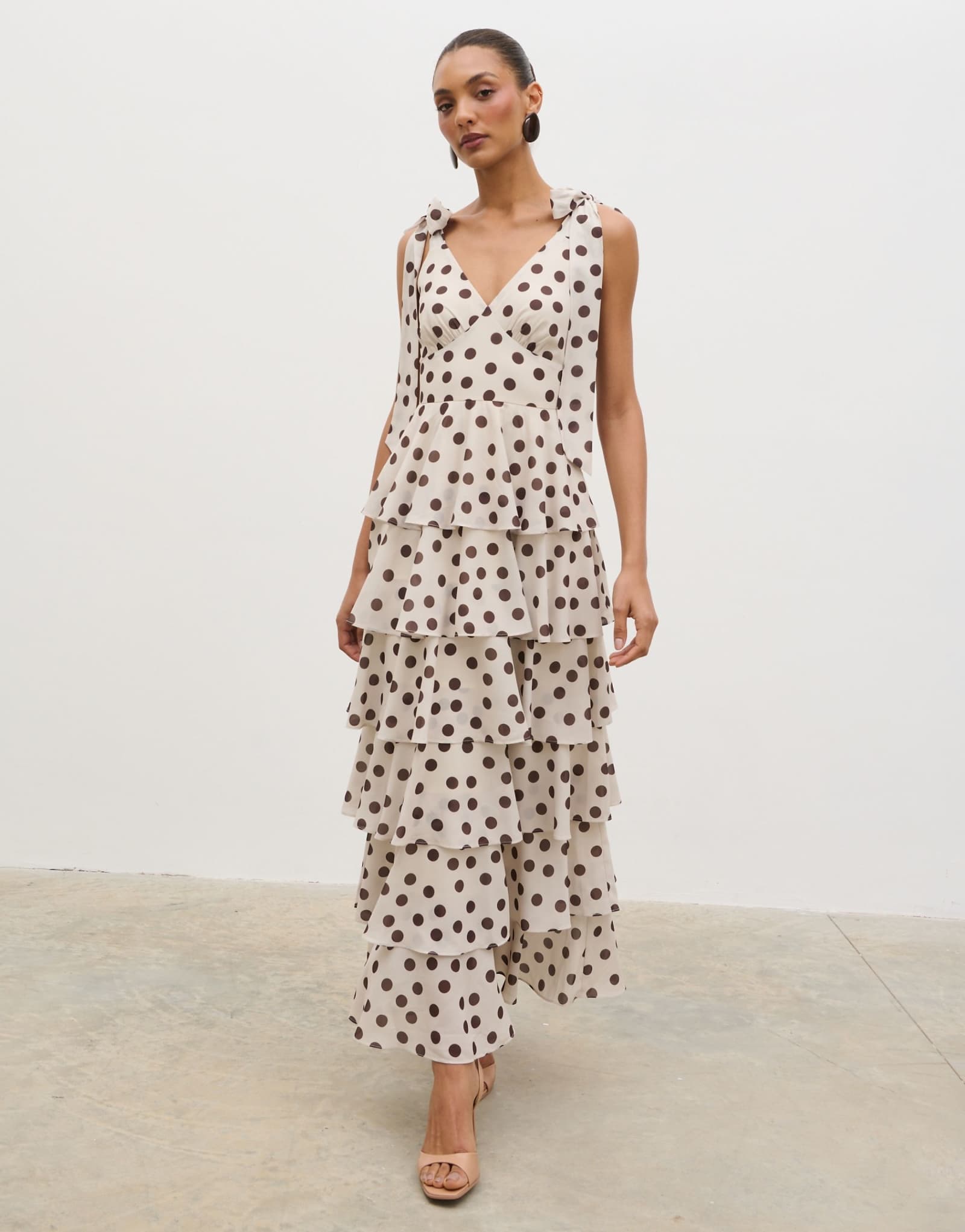 Pretty Lavish tie ruffle maxi dress in cream and oversized brown polka dot cream - brown 30990₽