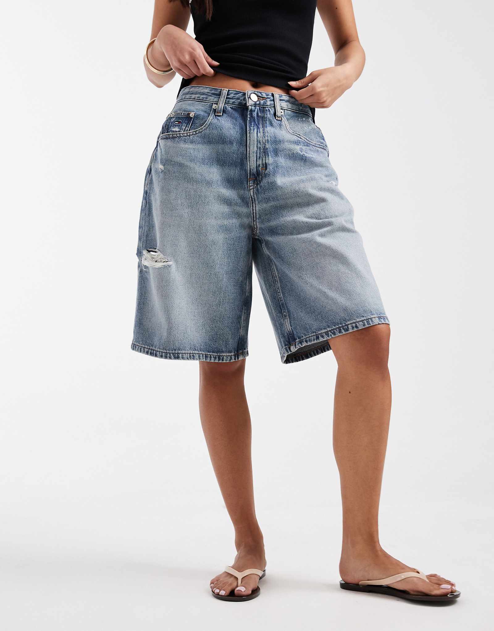Tommy Jeans Charlie denim shorts in mid wash blue denim medium 22690₽