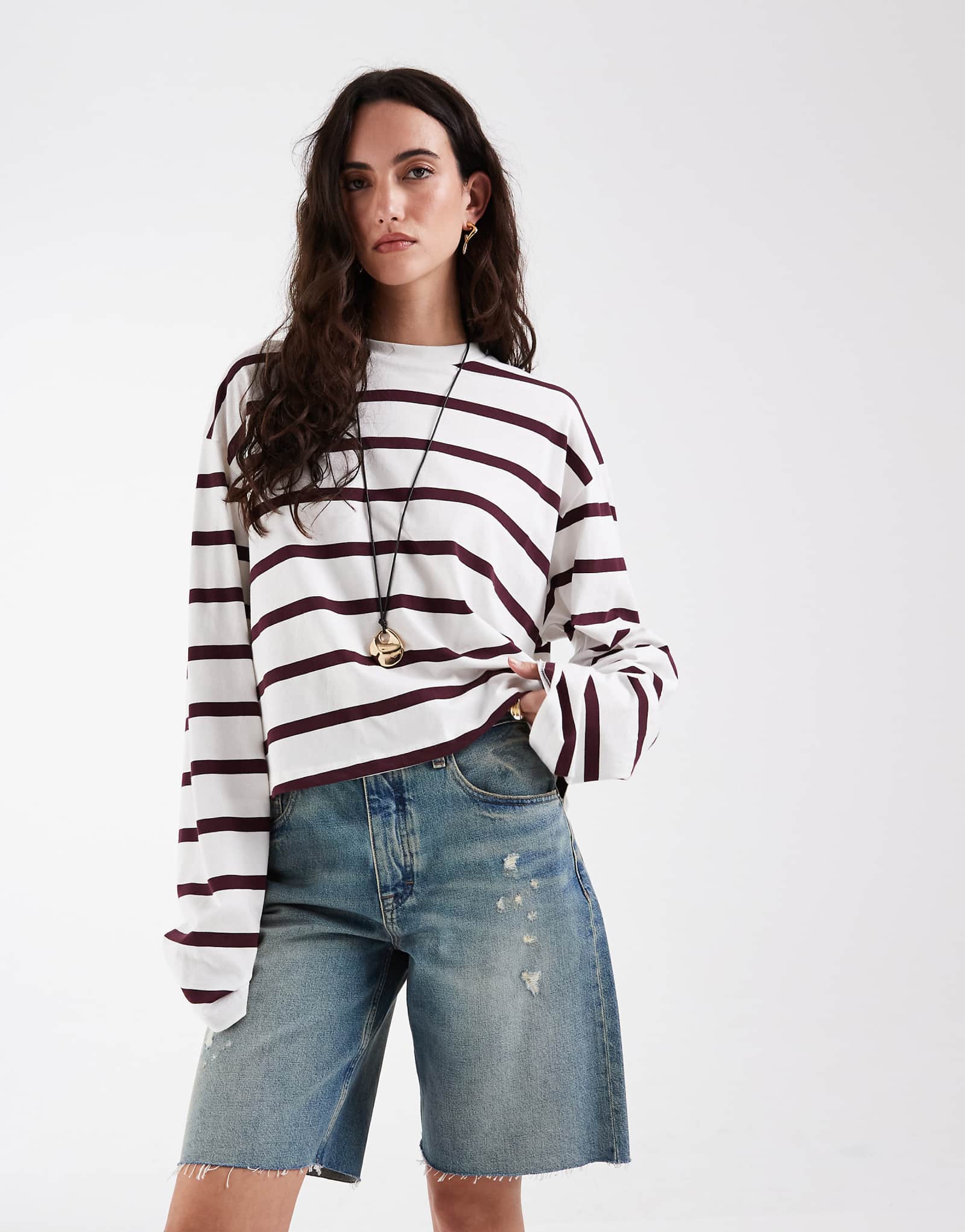 Tommy Jeans Mia relaxed fit bermuda shorts in mid wash blue denim medium 22690₽