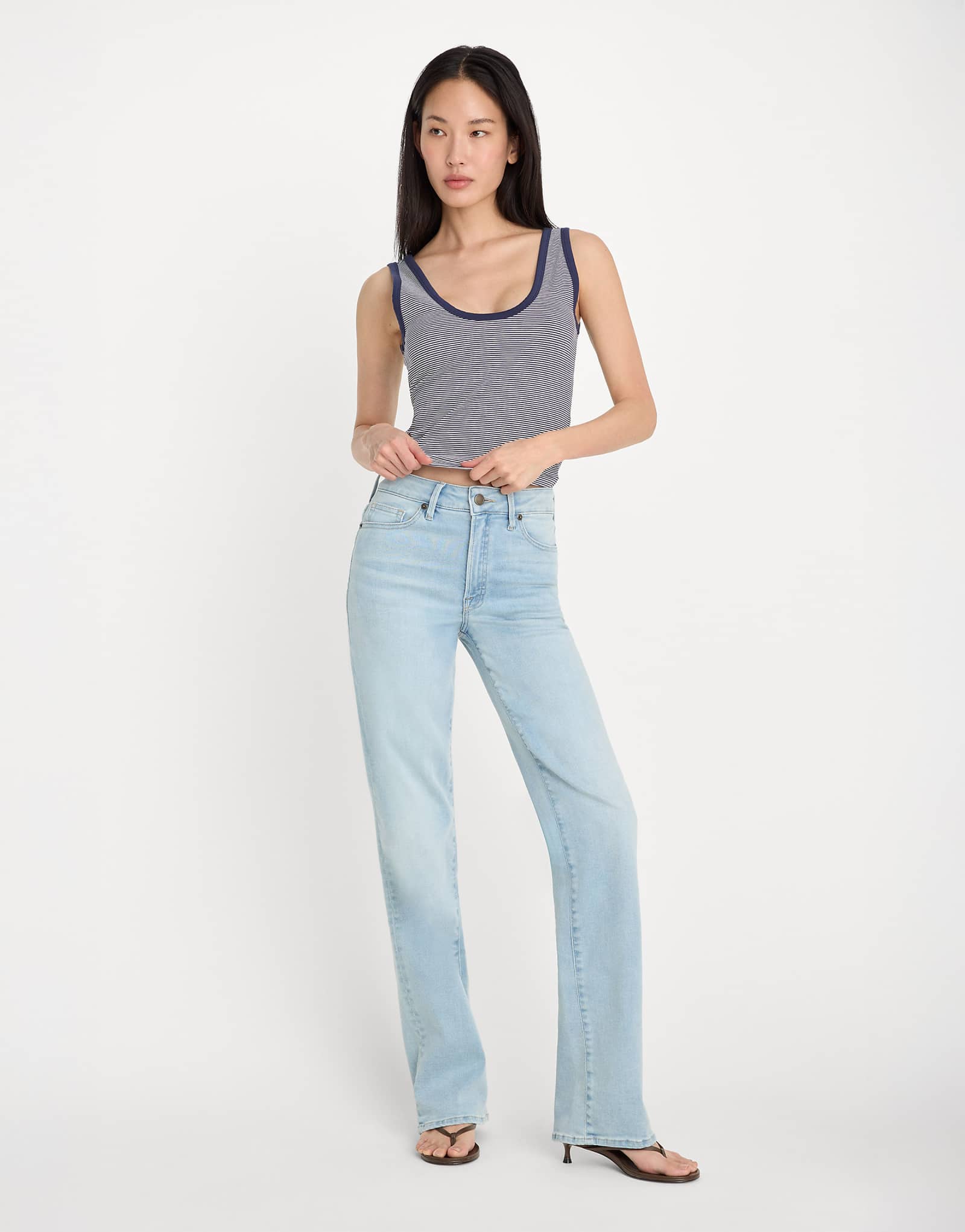Good American soft tech good true straight jeans in light blue wash dark blue 57590₽