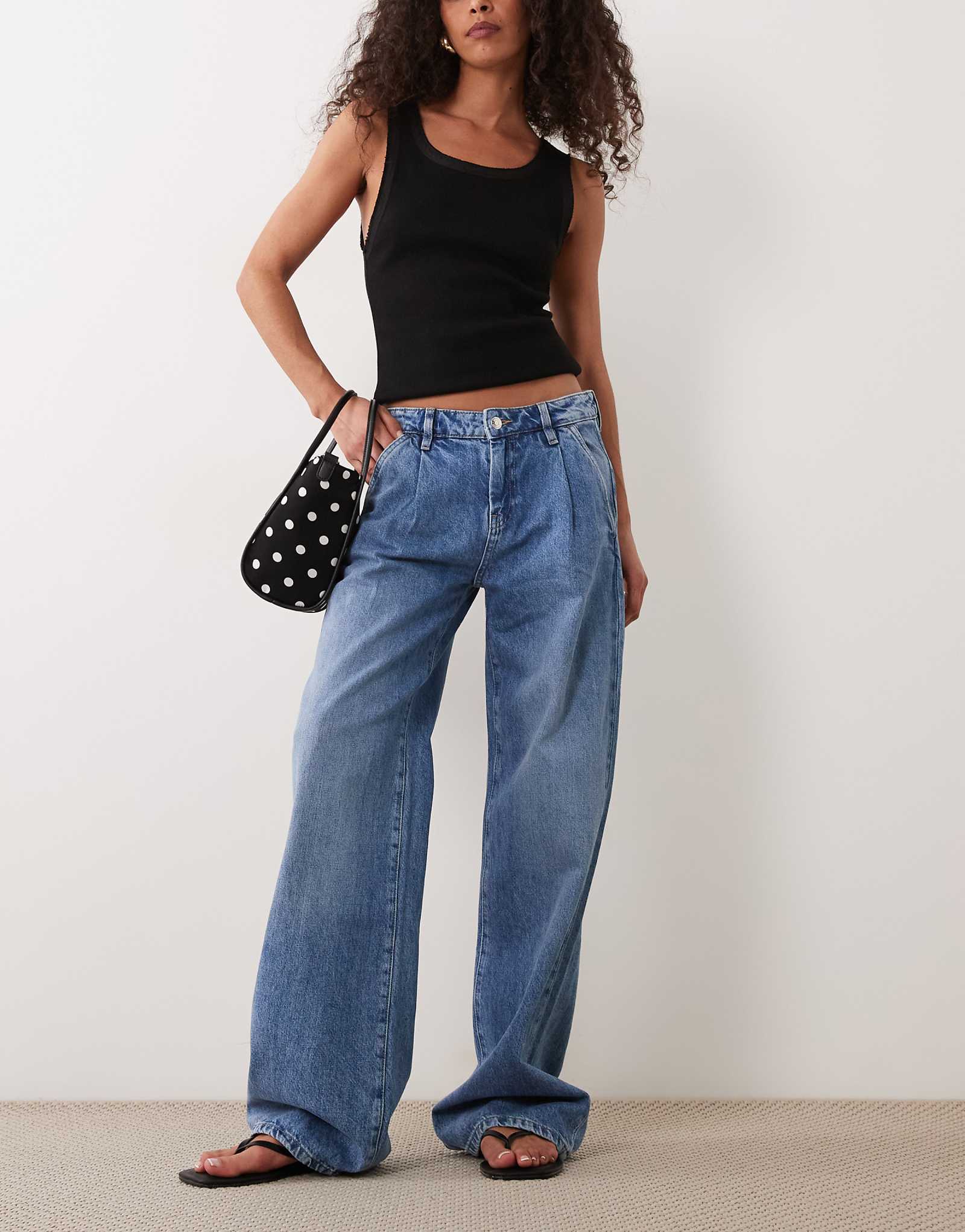 Gina Tricot pleated slouchy jeans in midwash blue midwash blue 16890₽