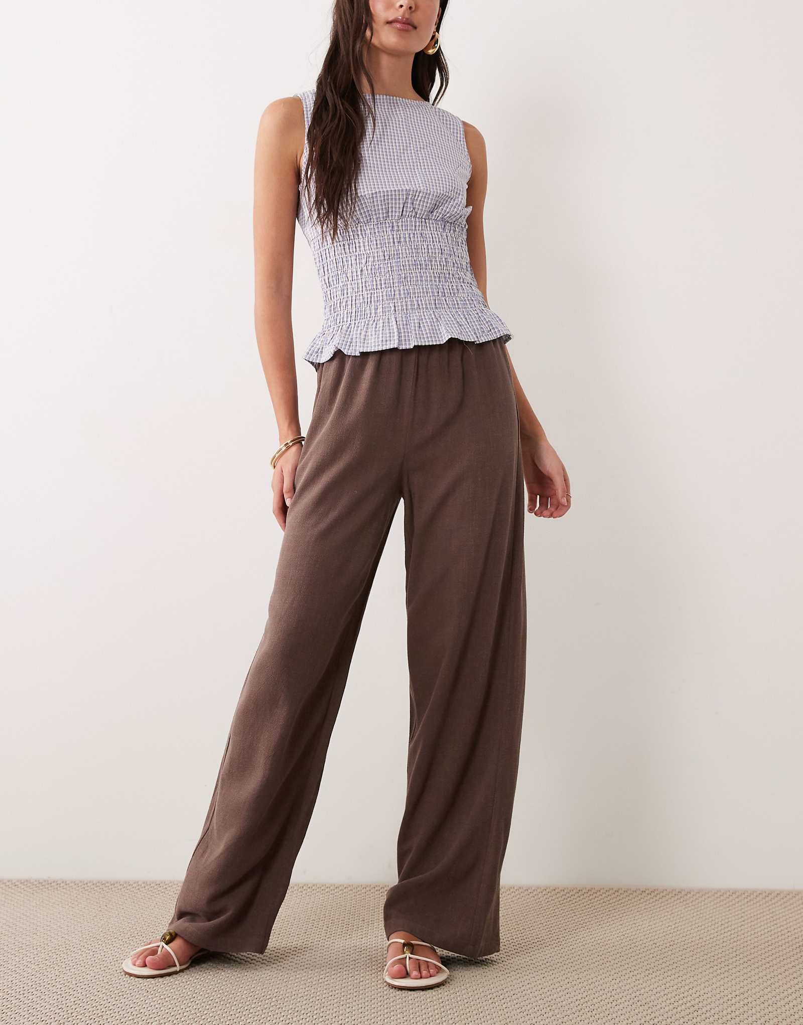 The Frolic exclusive linen blend drawstring waist wide leg pants in chocolate chocolate 9490₽