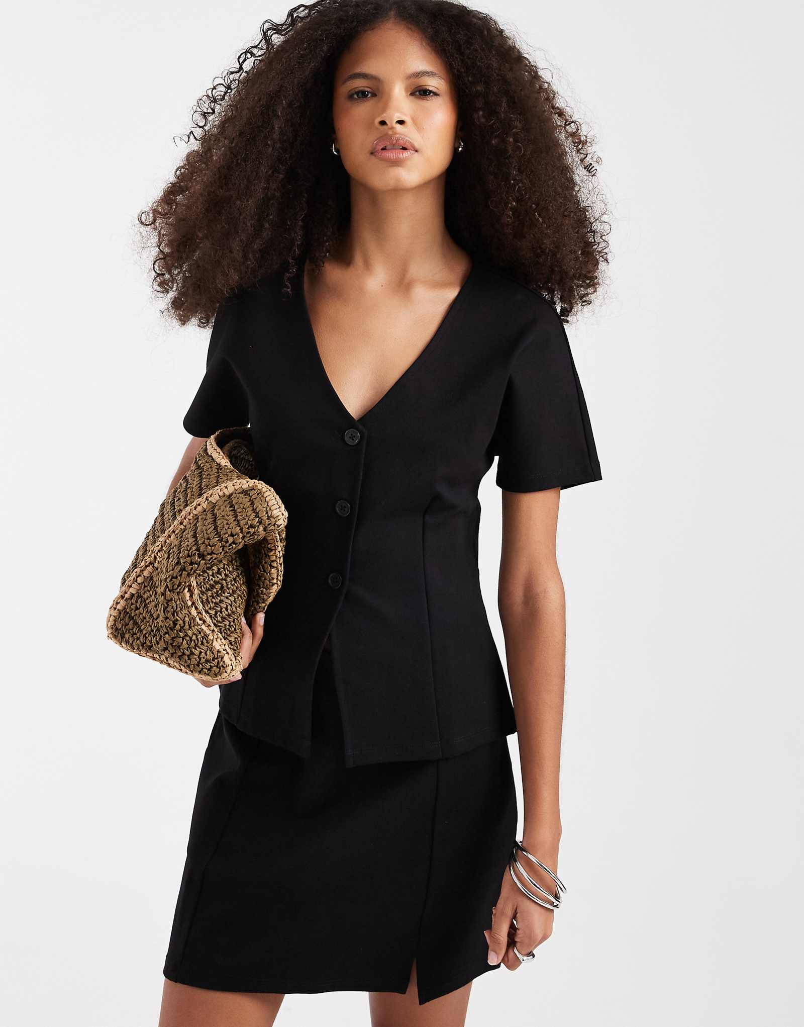 Pieces short sleeve structured jersey vest in black - part of a set black 11190₽