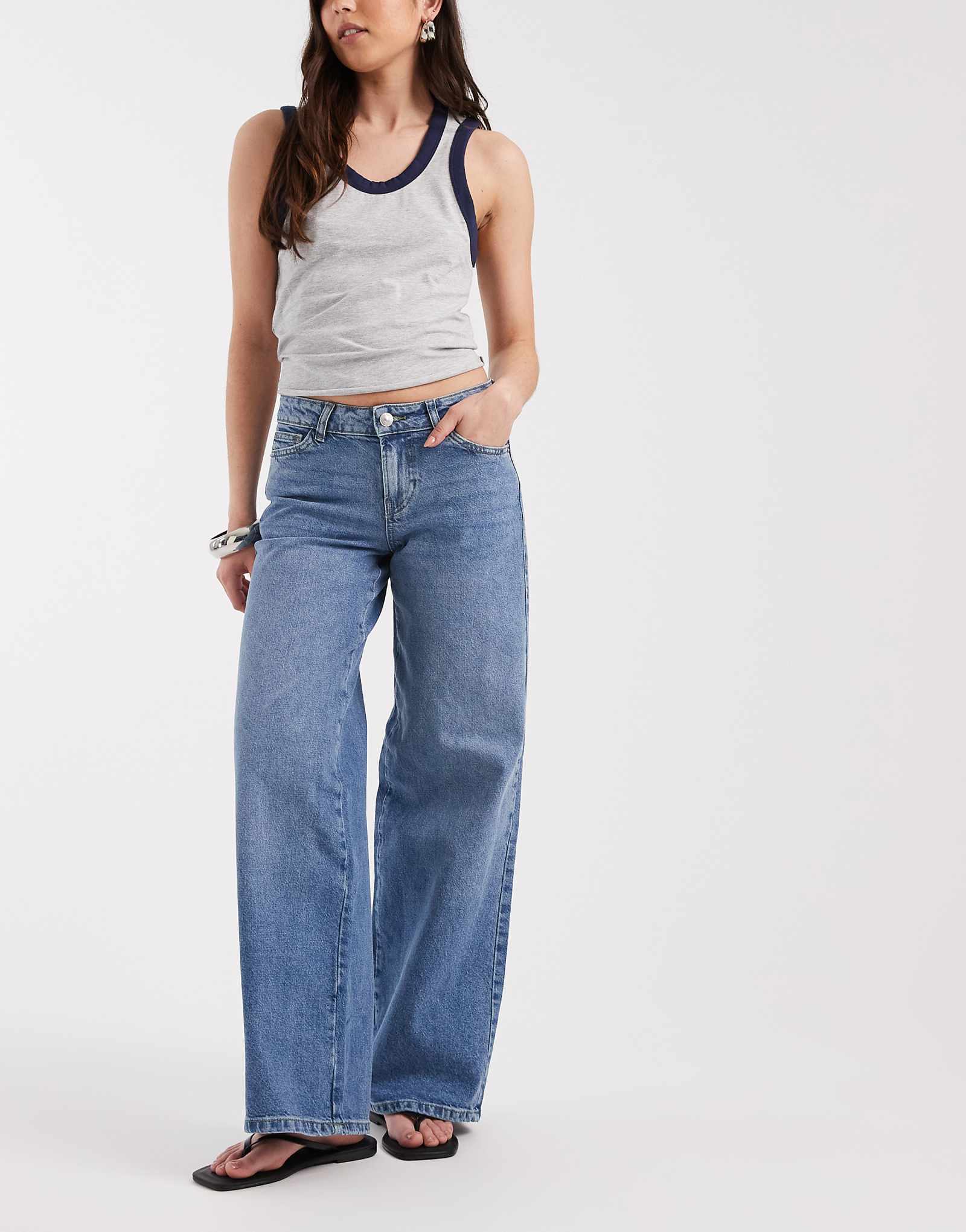 Pieces Selma low waist wide leg jeans in medium blue denim medium blue denim 14690₽