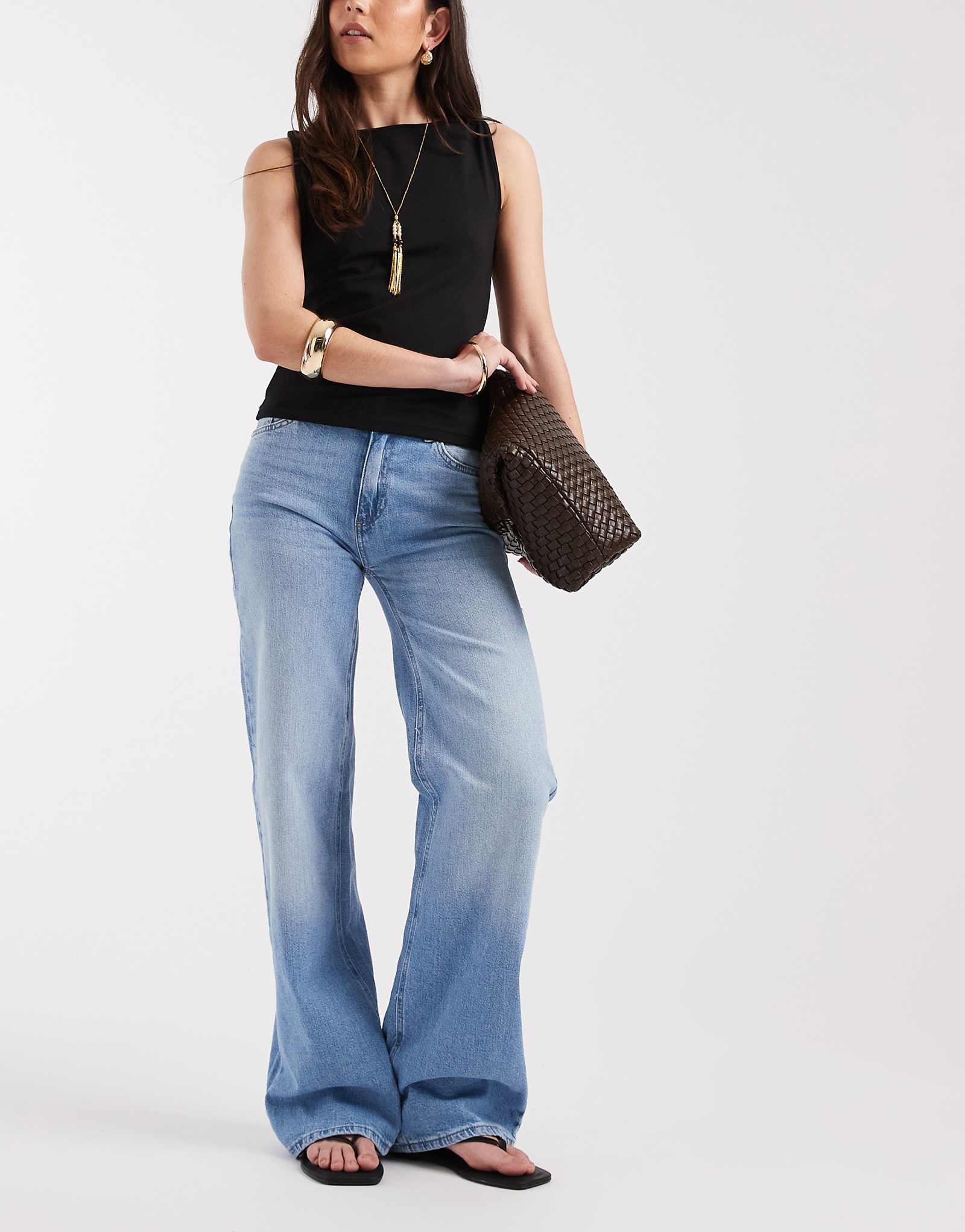 PIECES Silke mid waisted wide leg jeans in light blue denim light blue denim 13990₽