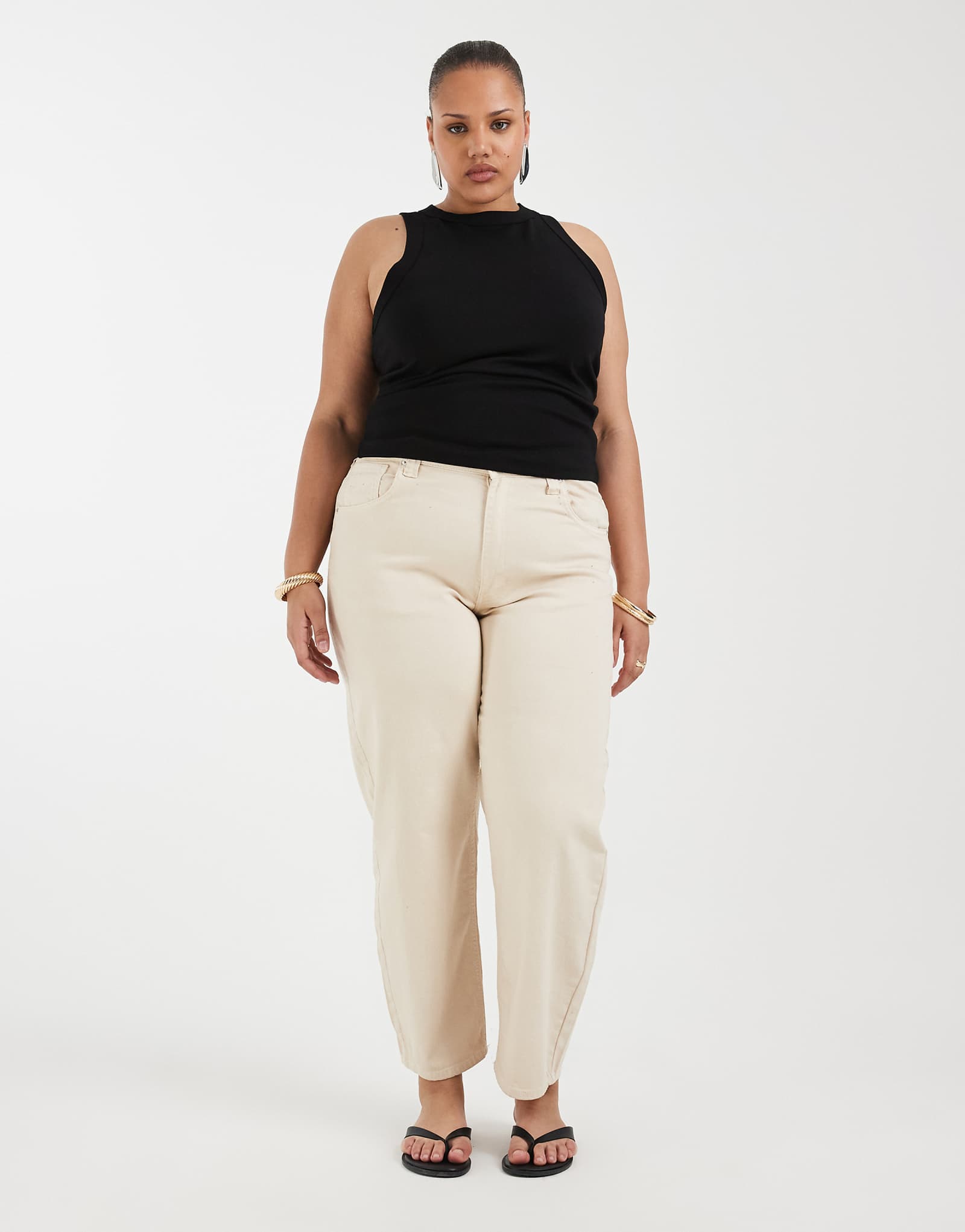 ONLY Curve barrel leg jeans in ecru ecru 15690₽