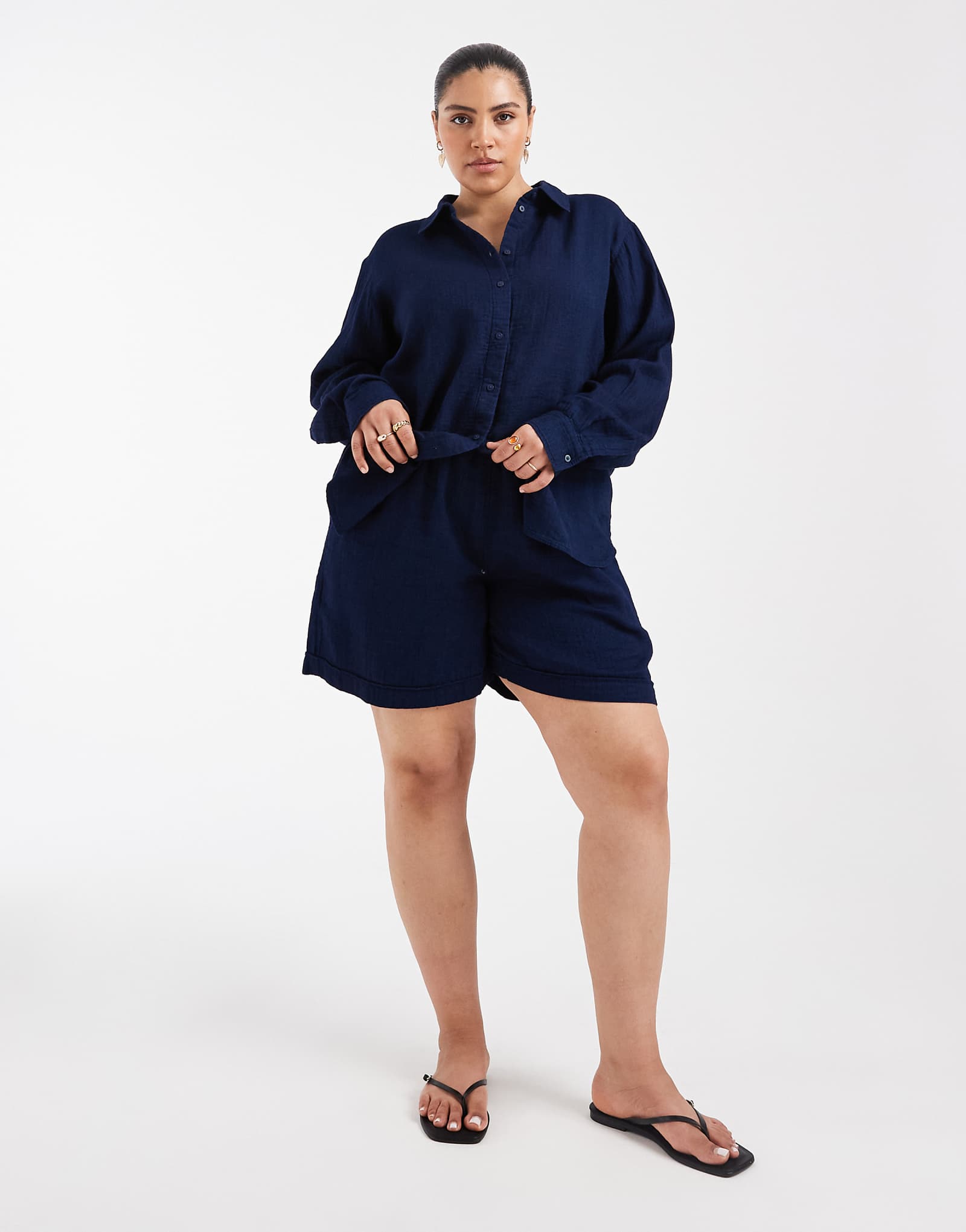 ONLY Curve seersucker shorts in dark blue - part of a set vintage indigo 9890₽