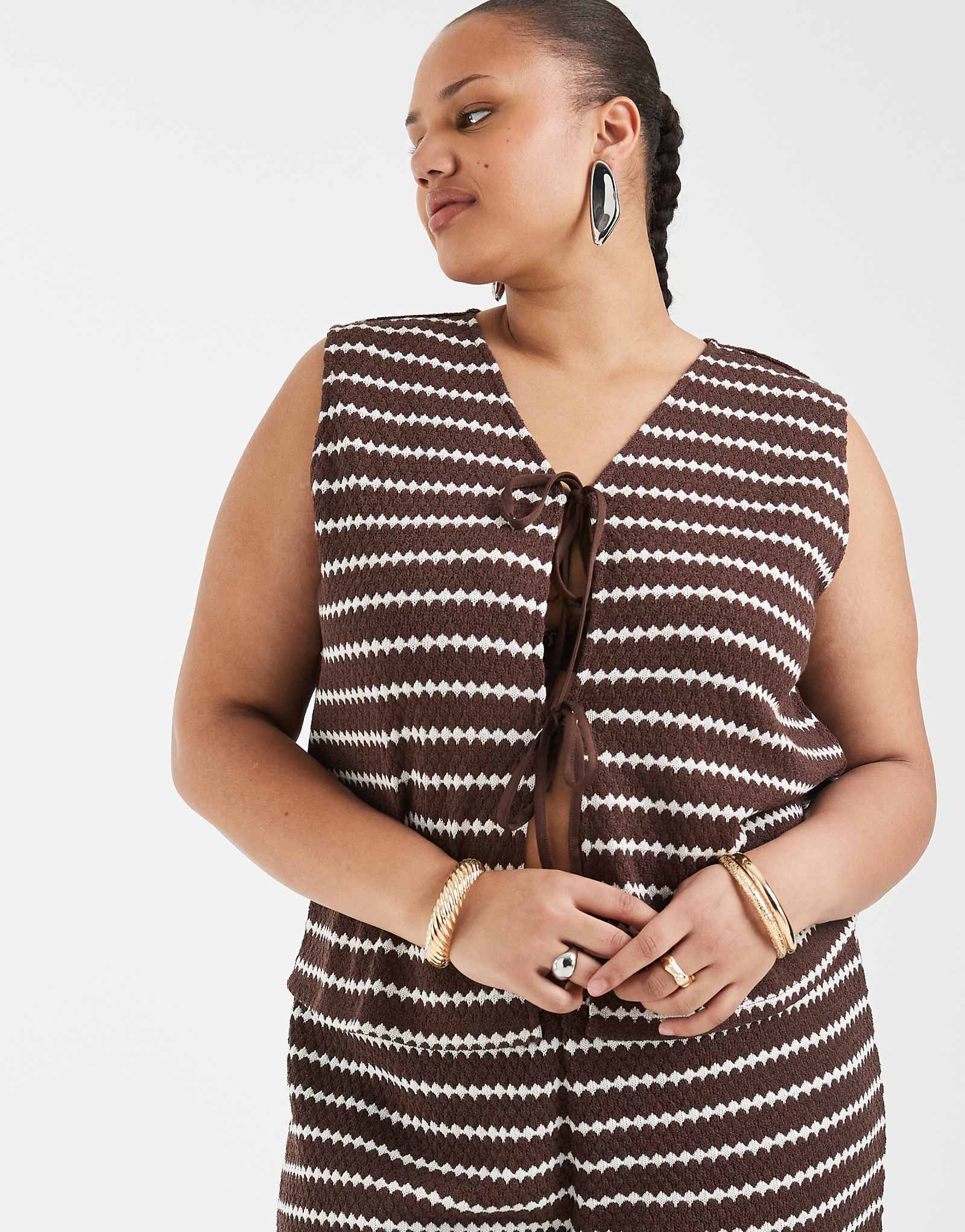 ONLY Curve tie front vest in brown stripes - part of a set brown 6390₽