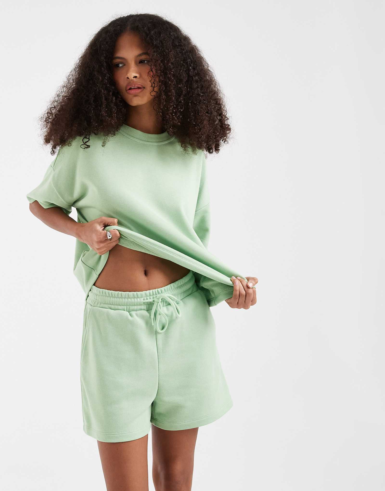 Pieces high waist sweat shorts in apple green - part of a set sprucestone 5590₽