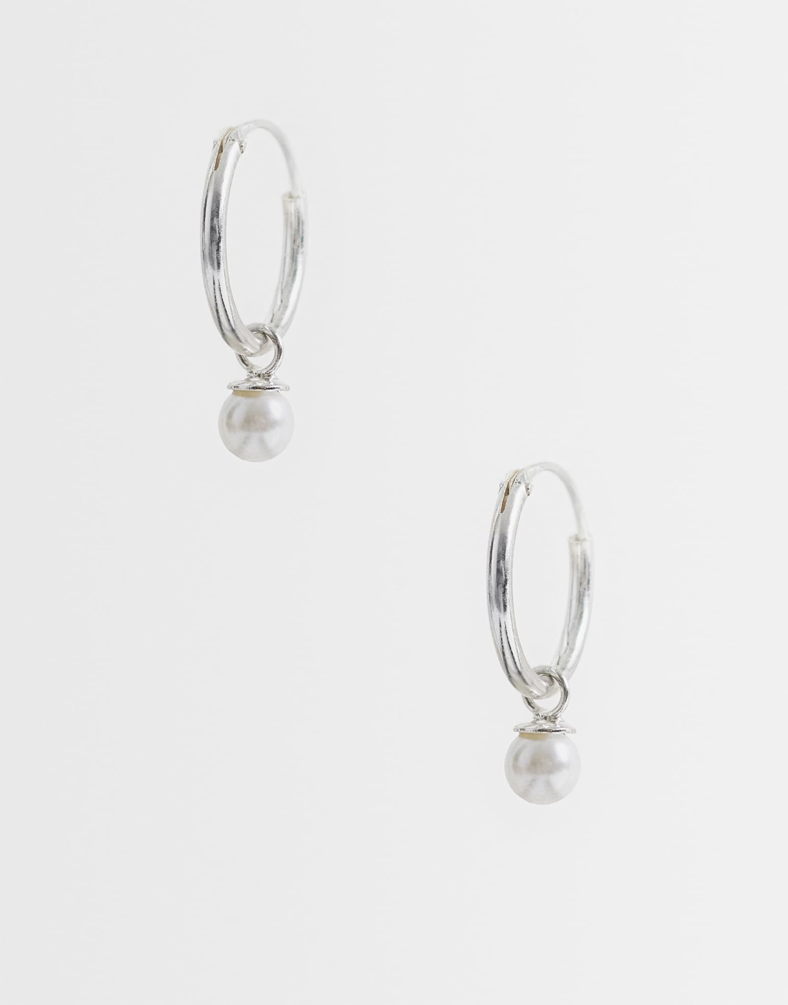 Kingsley Ryan pearl charm hoops in sterling silver silver 4090₽