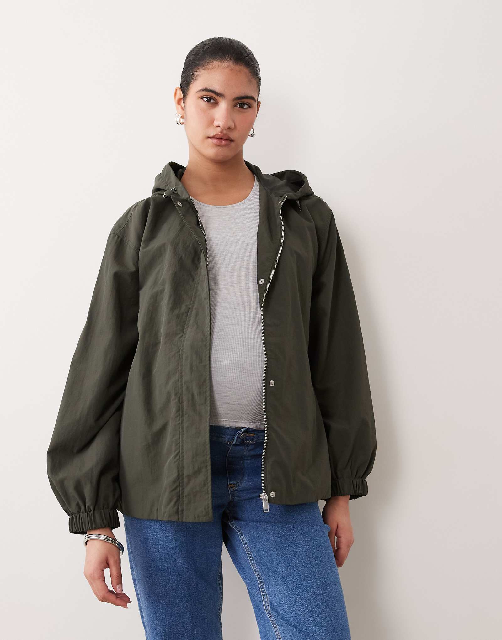 ASOS DESIGN Maternity bubble hem bomber raincoat in khaki green khaki 16490₽