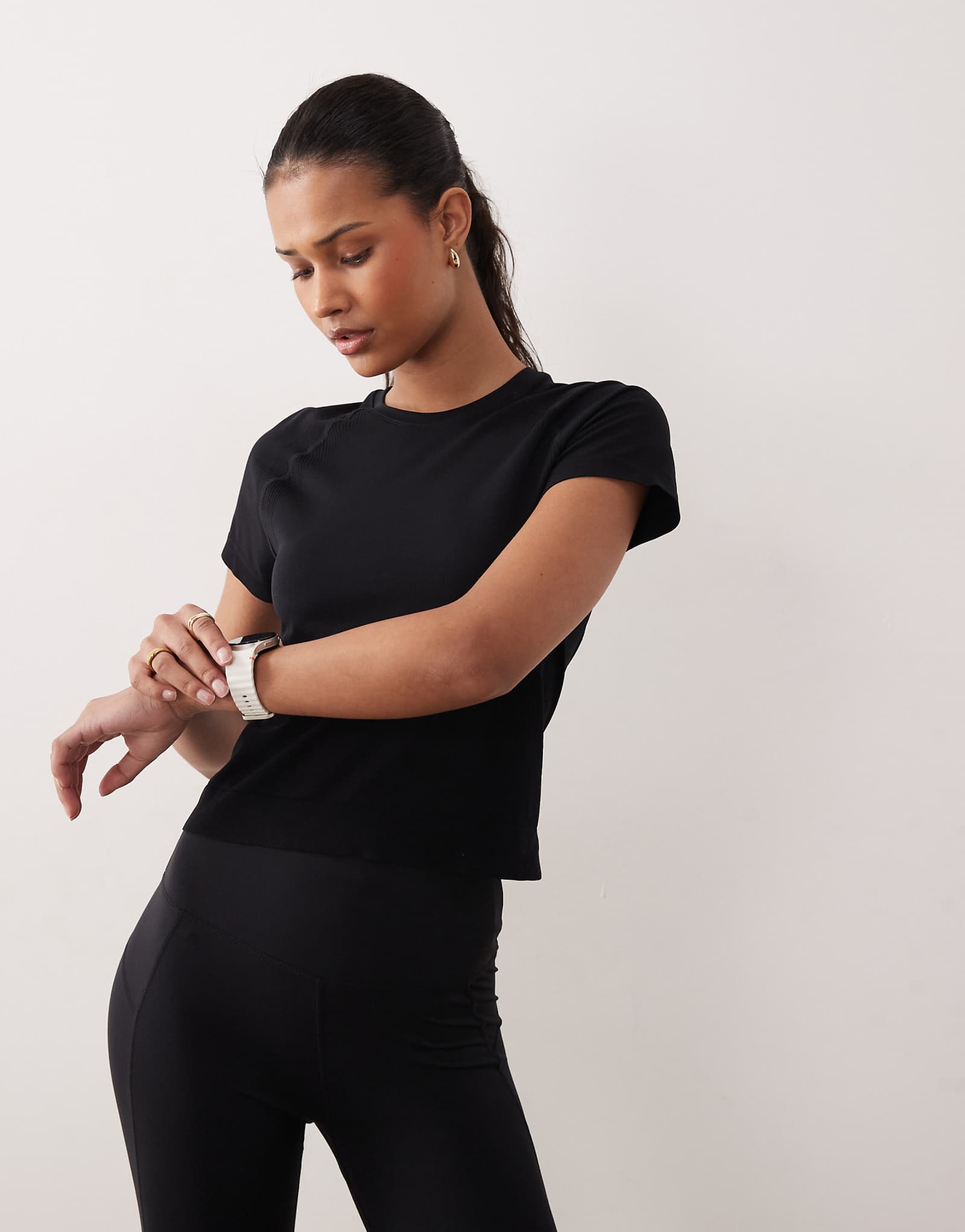 Sweaty Betty Athlete crop seamless workout T-shirt in black black 13590₽