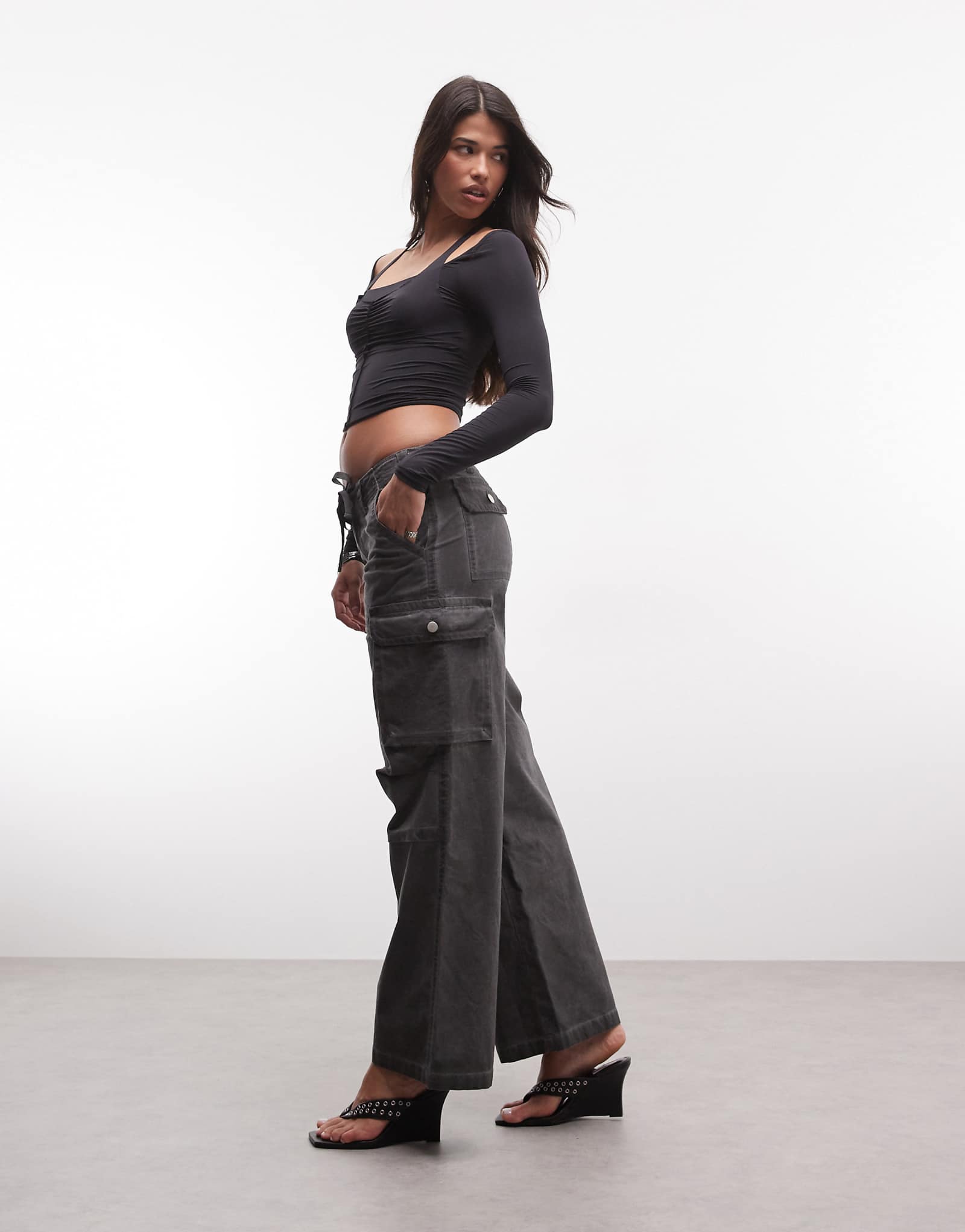 IAMGIA Jaxxon low rise oversized wide leg cargo pants in black - part of a set black 31990₽