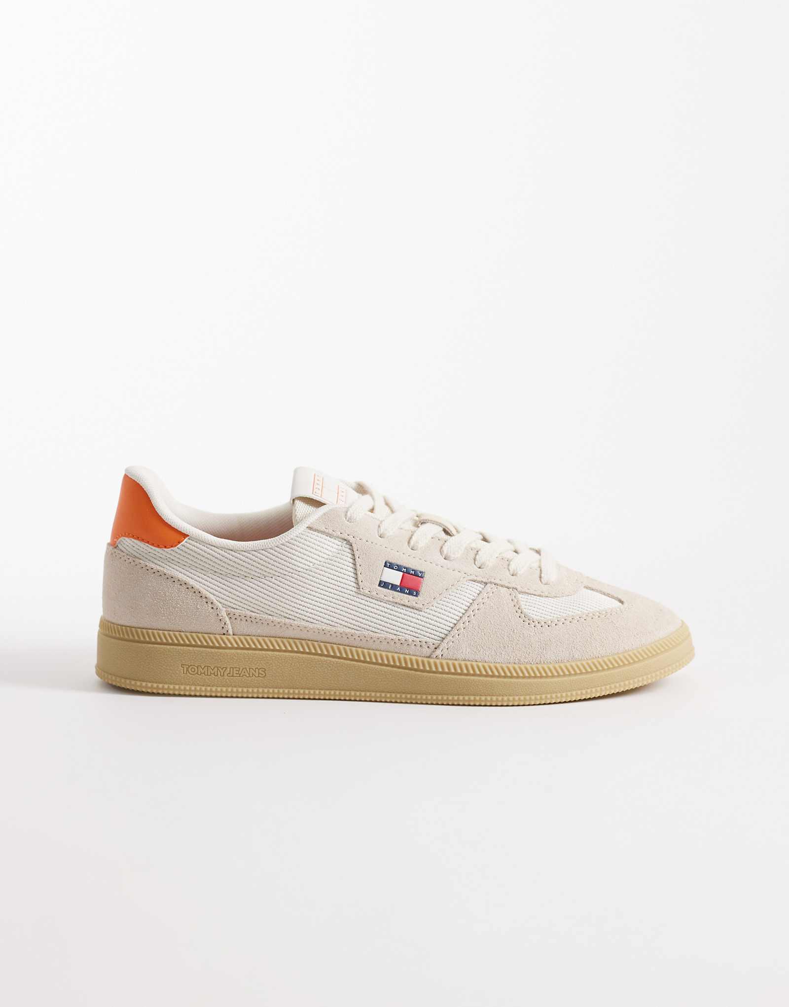 Tommy Jeans Greenwich edge sneakers with logo in off white newsprint 25390₽