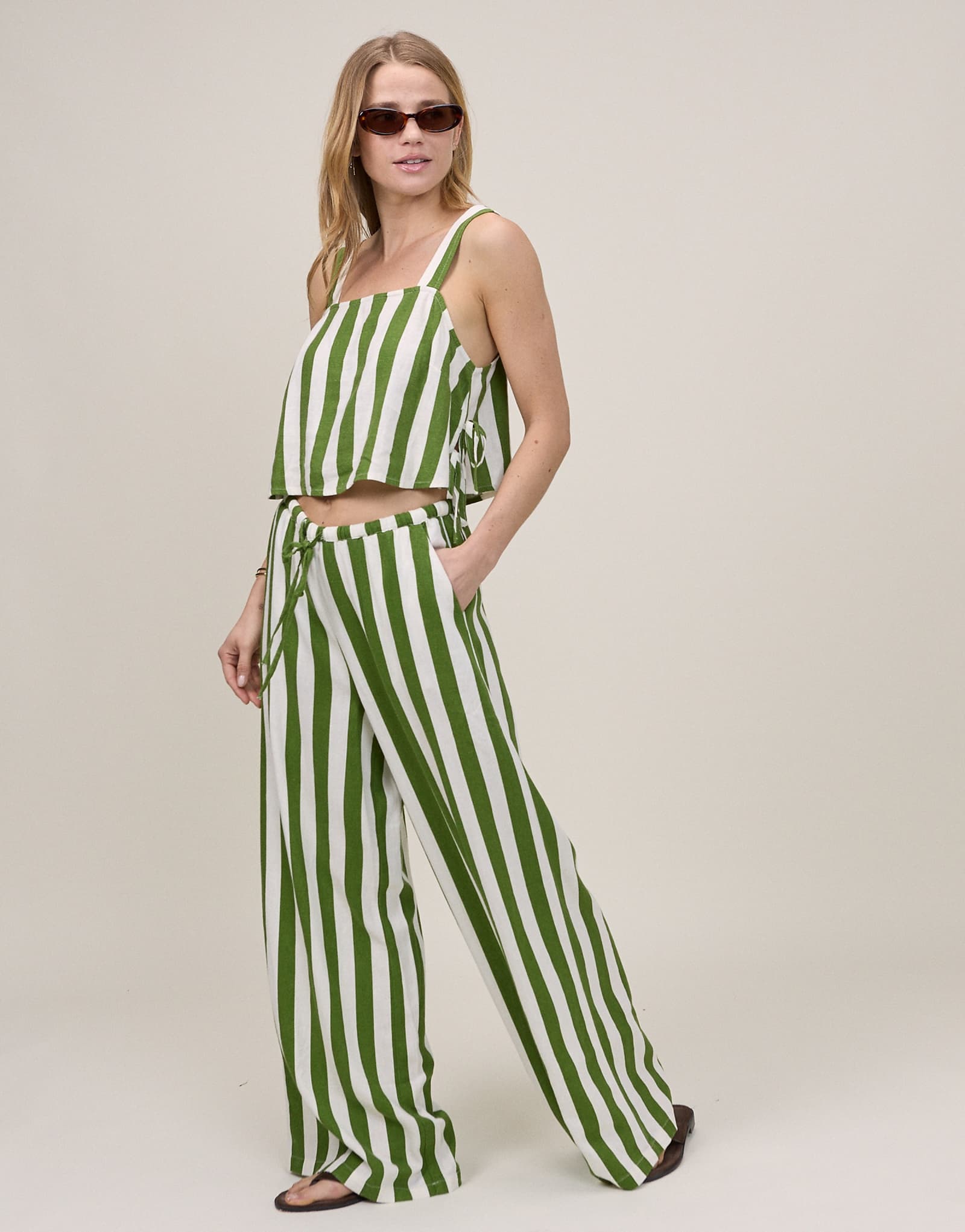Nobodys Child Petite Reese linen mix wide leg pants in bold green stripes - part of a set green stripe 23290₽