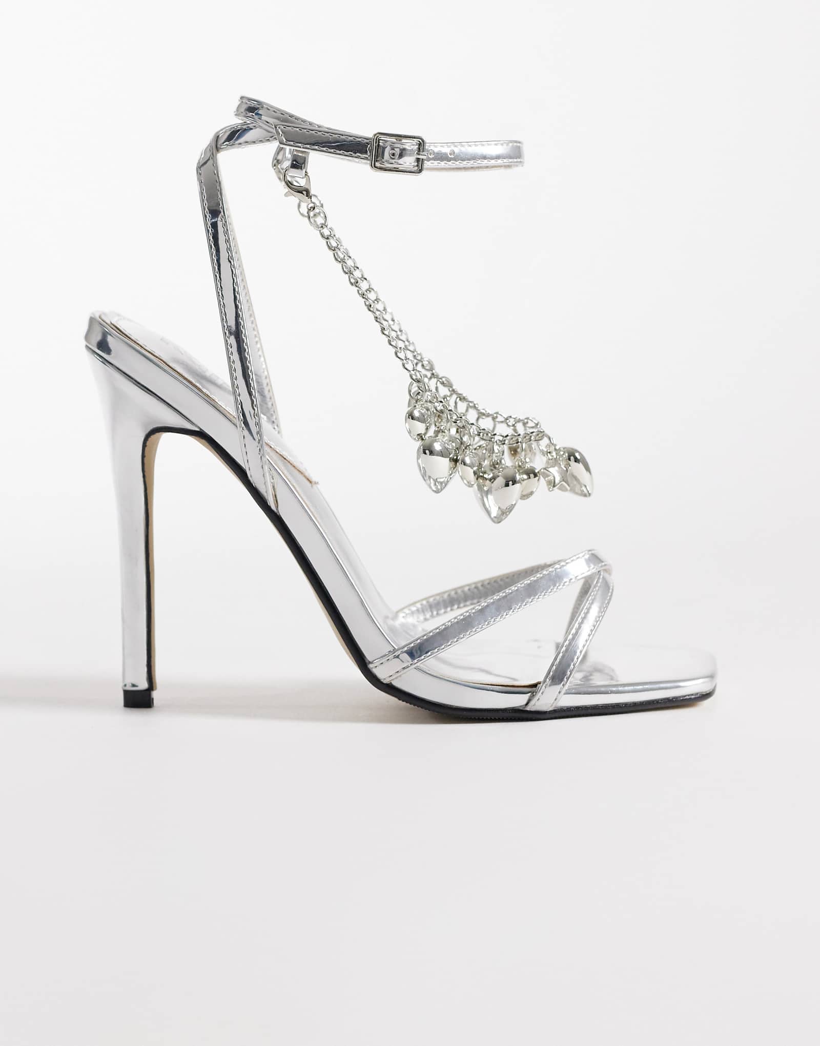 Kaiia exclusive 00s strappy heart chain detailing heeled sandals in metallic silver silver 13590₽