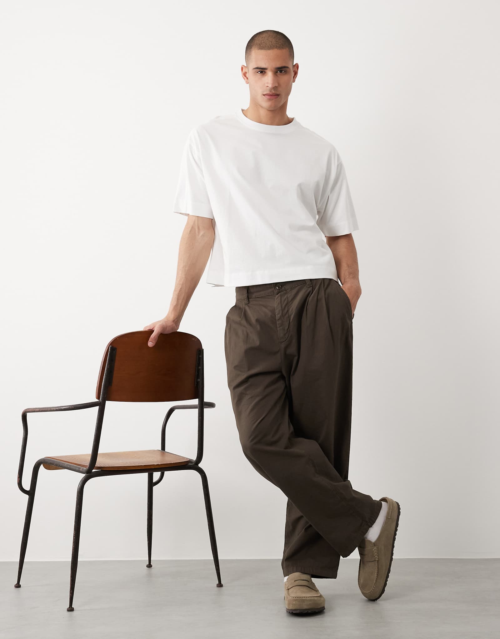 Threadbare crew neck boxy fit T-shirt in white white 3290₽