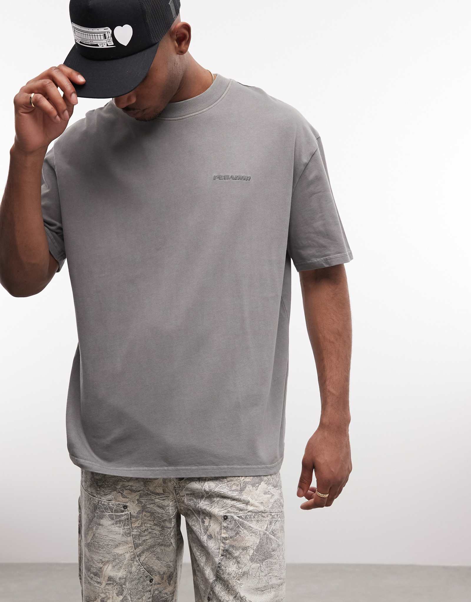 PEGADOR logo oversized t-shirt in vintage gray gray