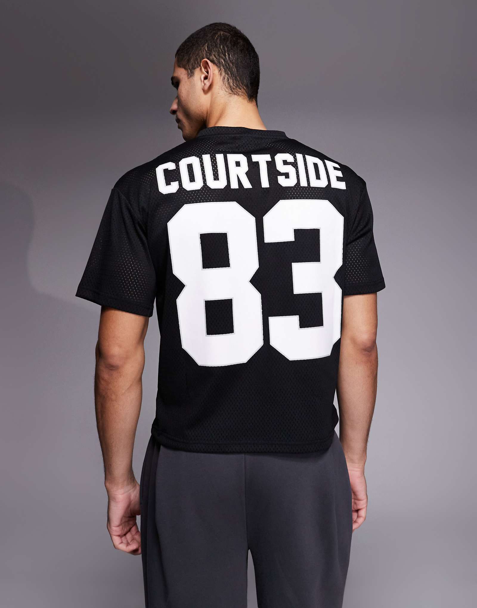 Courtside boxy v-neck football jersey in black black 16890₽