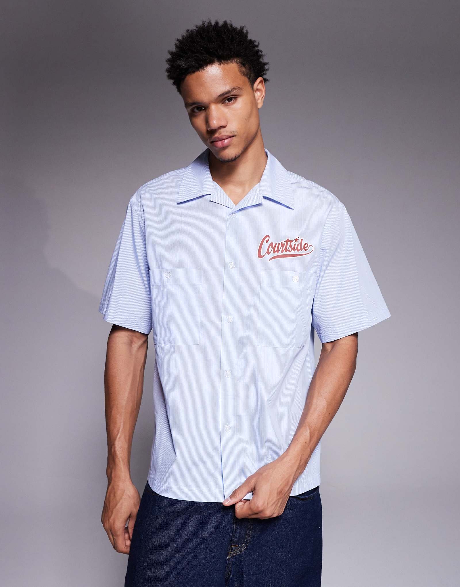 Courtside boxy camp collar striped shirt in blue with logo print mid blue 23690₽