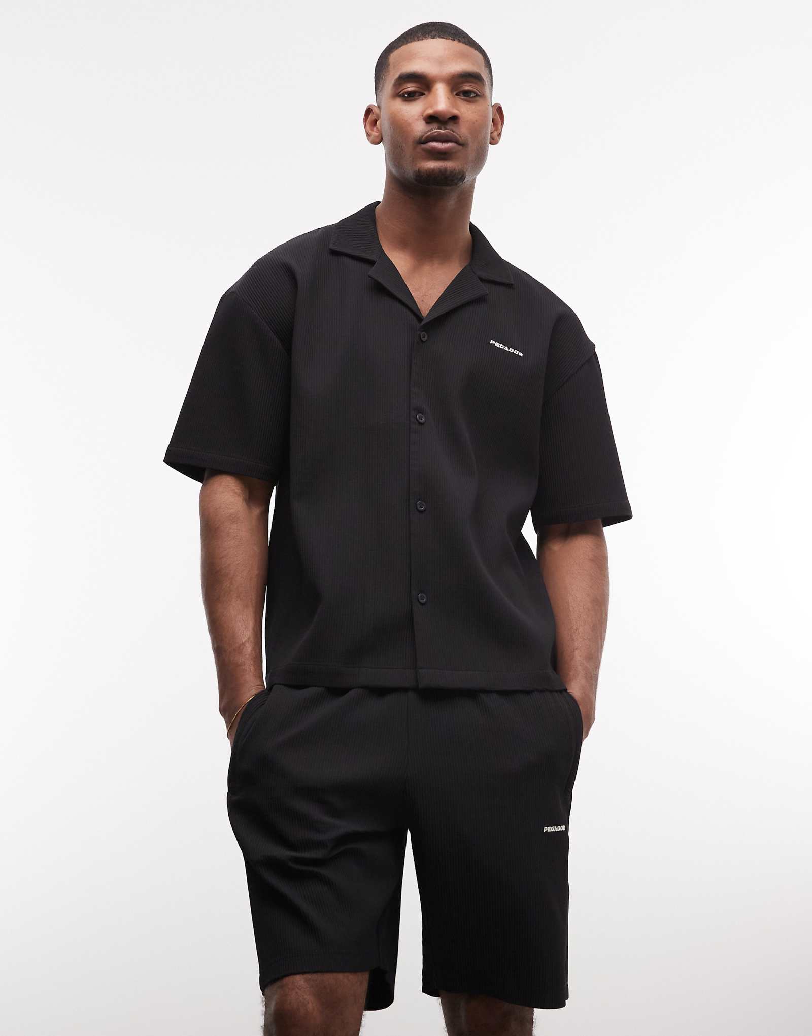 PEGADOR Troy pliss summer shirt in black - part of a set black 16890₽