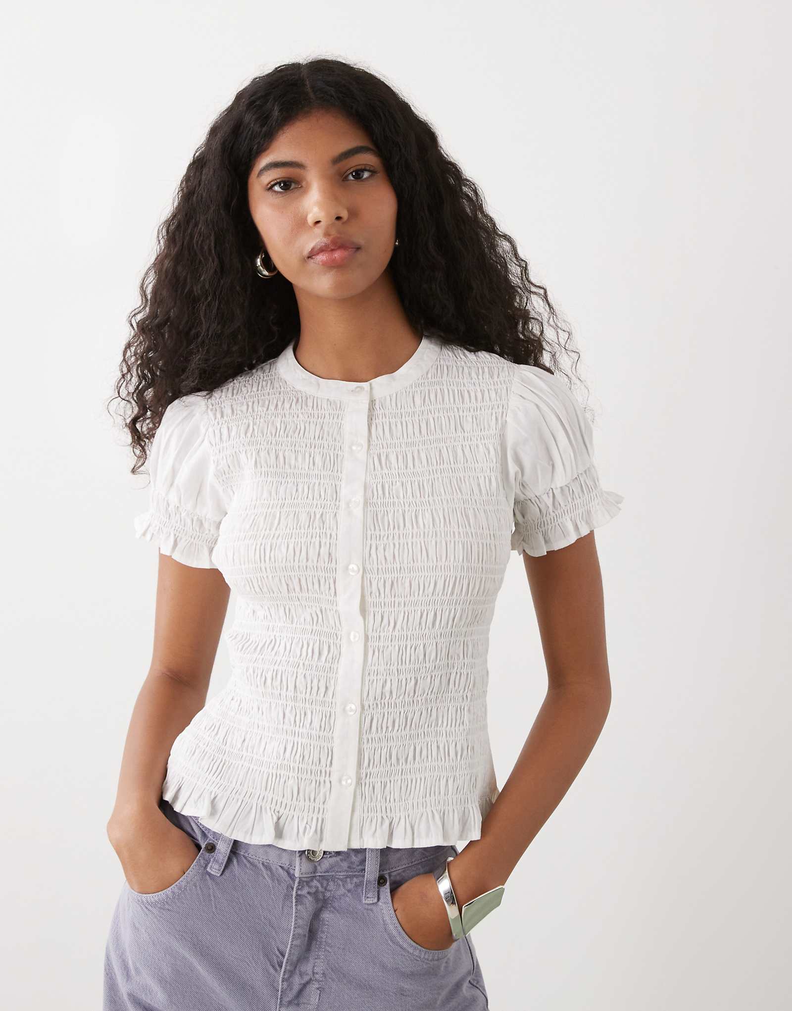 COLLUSION shirred button detail short sleeve blouse in white white 8690₽