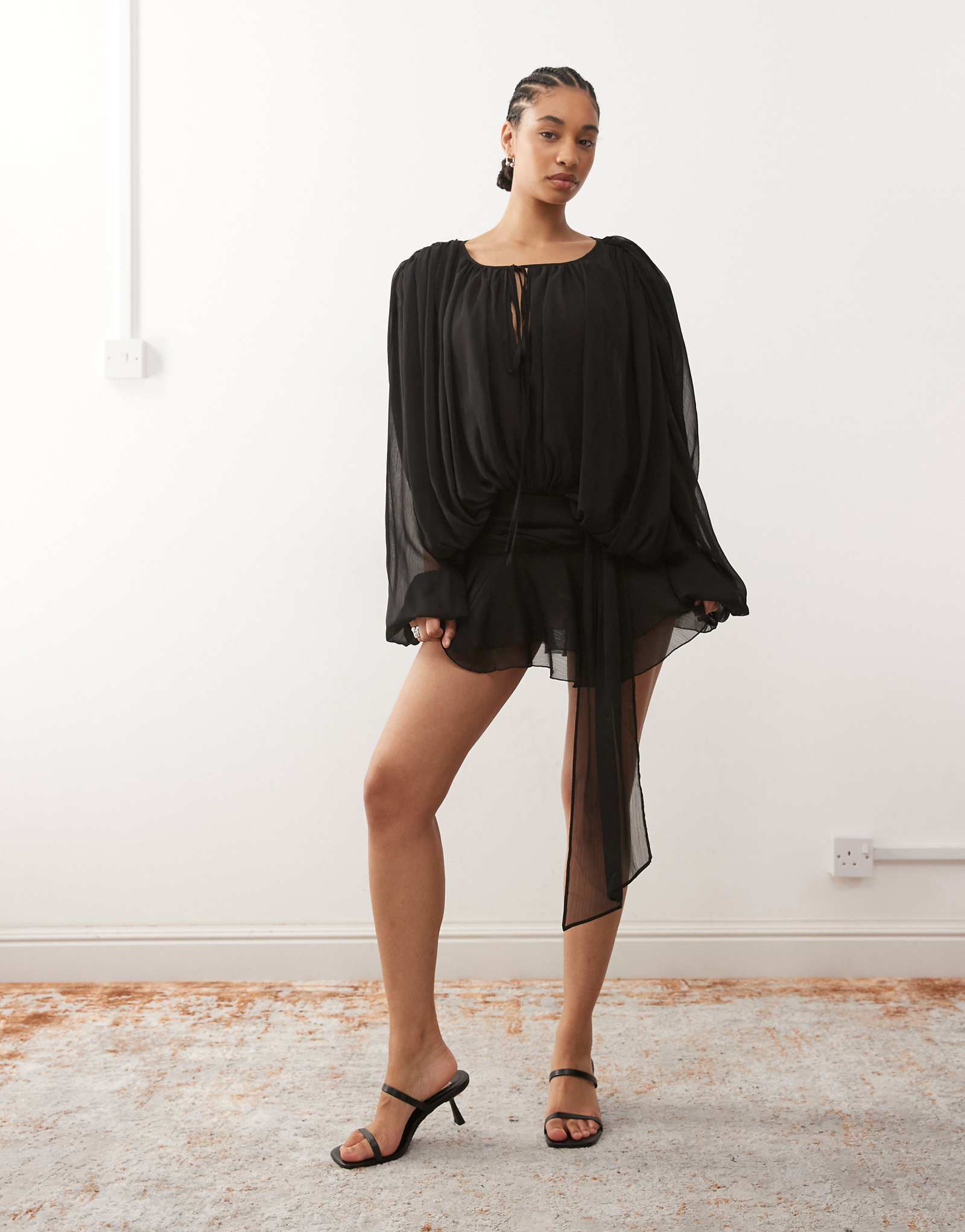 Lioness Elements Petite chiffon drape detail balloon sleeve tie waist mini dress in black 19390₽