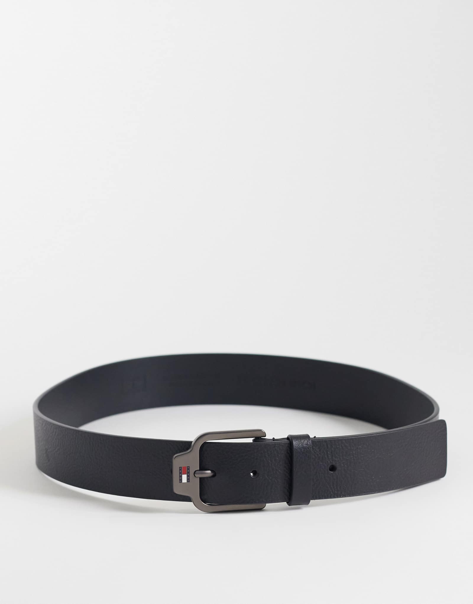 Tommy Jeans Scanton leather belt with logo buckle in black black 12790₽