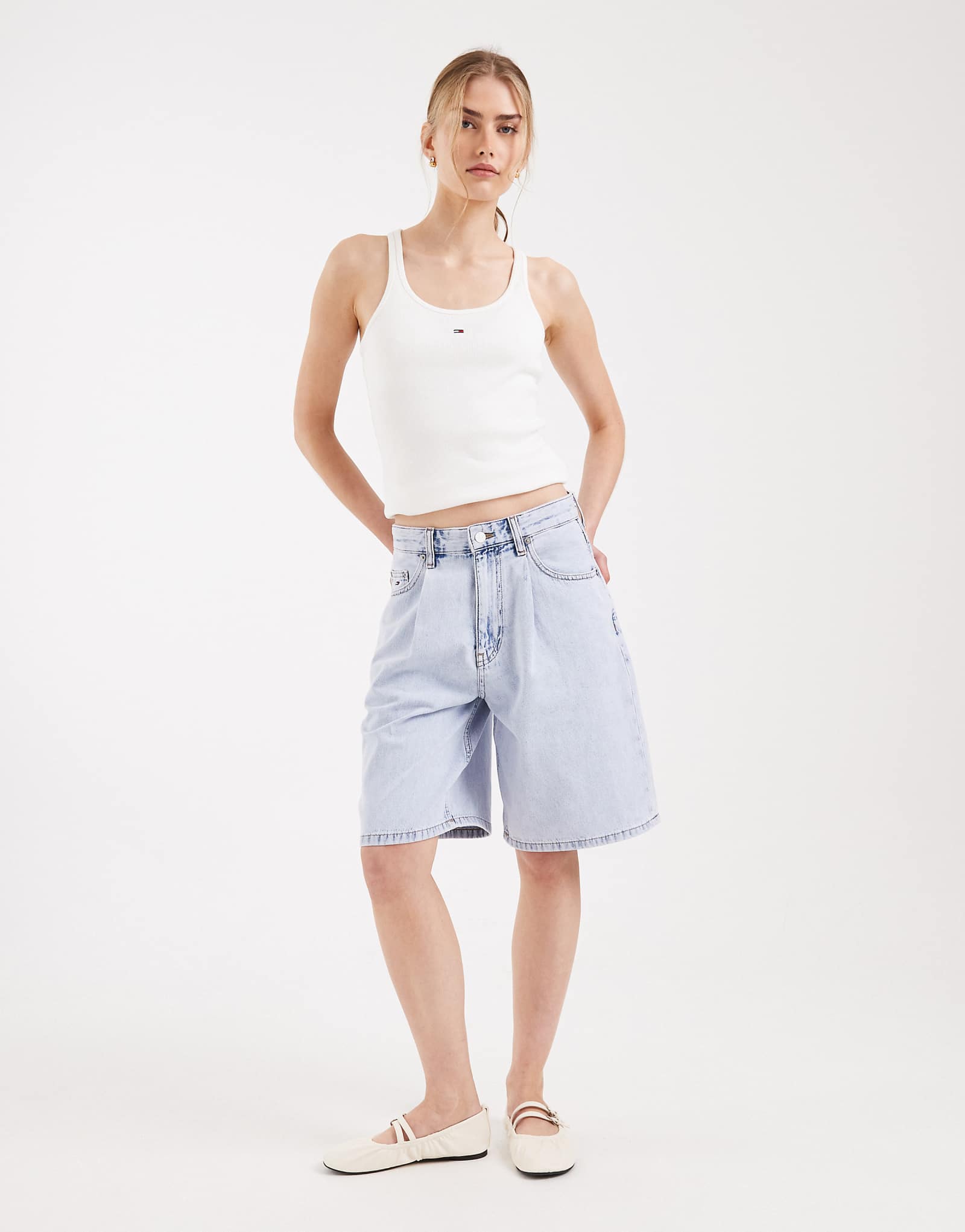 Tommy Jeans Charlie denim shorts in light wash blue denim light 22690₽