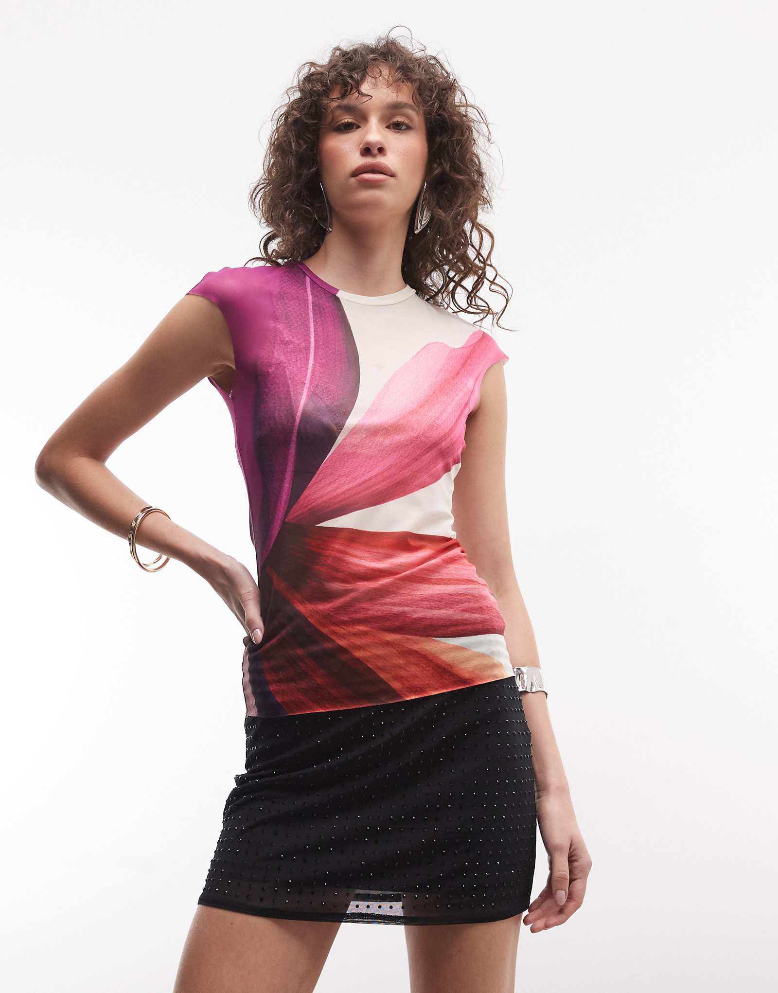 AFRM Nina printed mesh cap sleeve crew neck tee in pink floral 7390₽