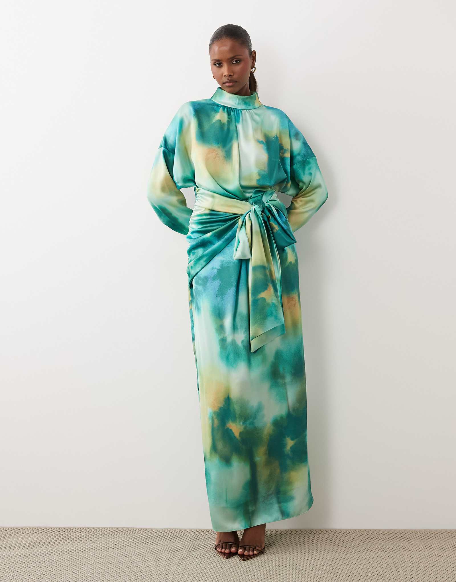 Daska satin high neck long sleeve knot detail maxi dress in green blur print blue-green blur 40290₽