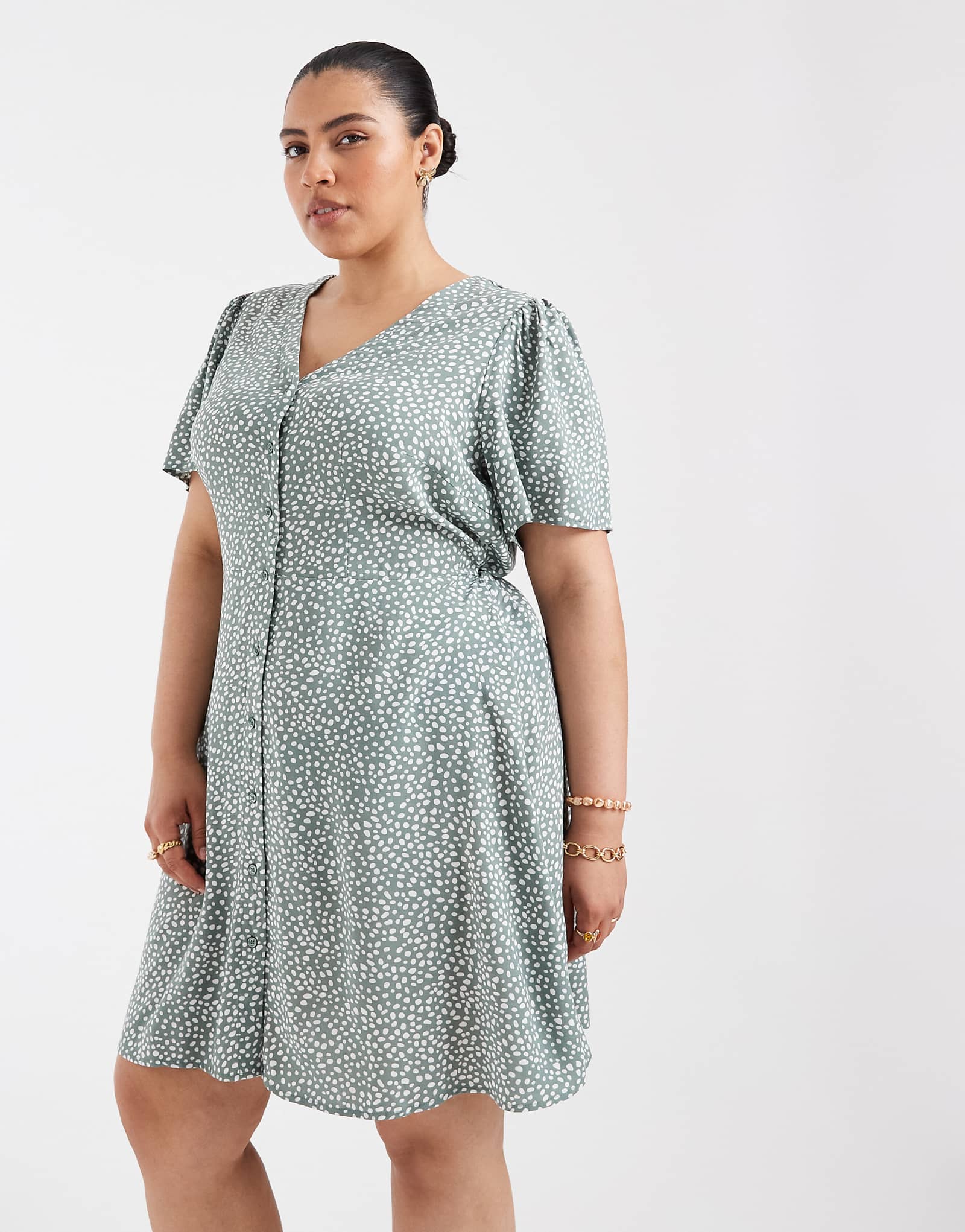 Vero Moda Curve button up mini skater dress in sage green spot laurel wreath dot 9890₽