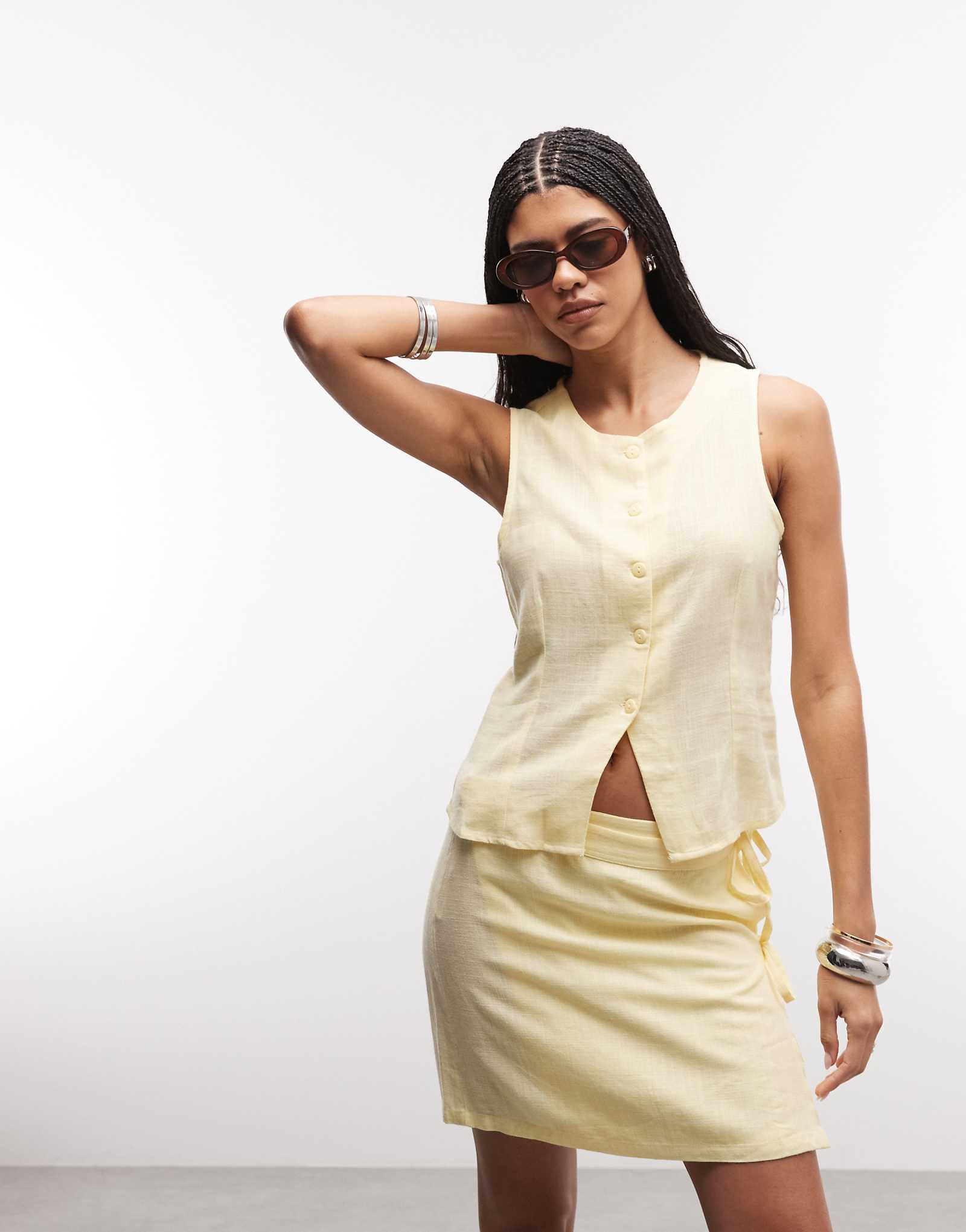 Noisy May linen mix vest in buttermilk - part of a set french vanilla 10490₽