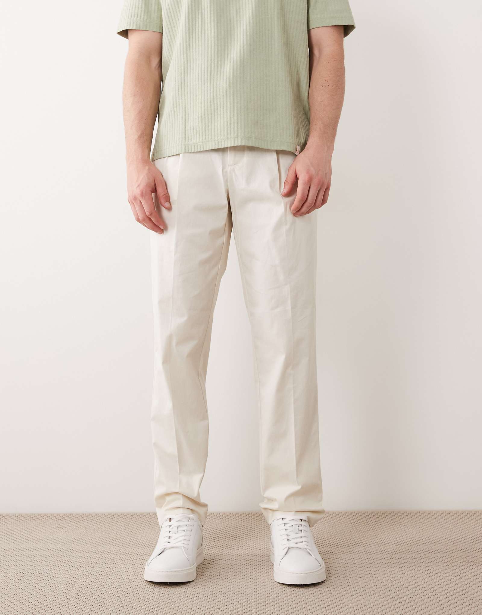 Selected pleated pants in cream birch 22690₽