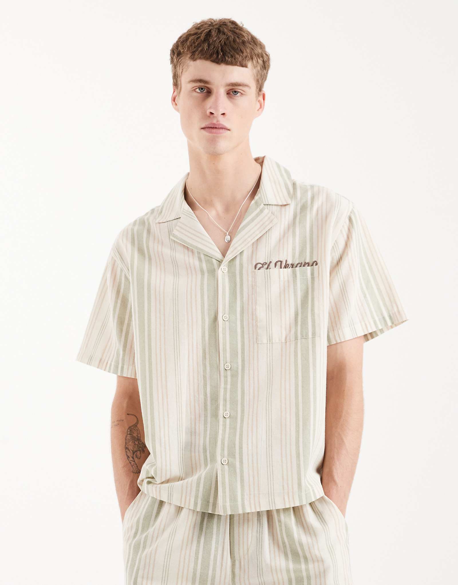 Aray camp collar beach shirt in beige khaki stripe khaki stripe