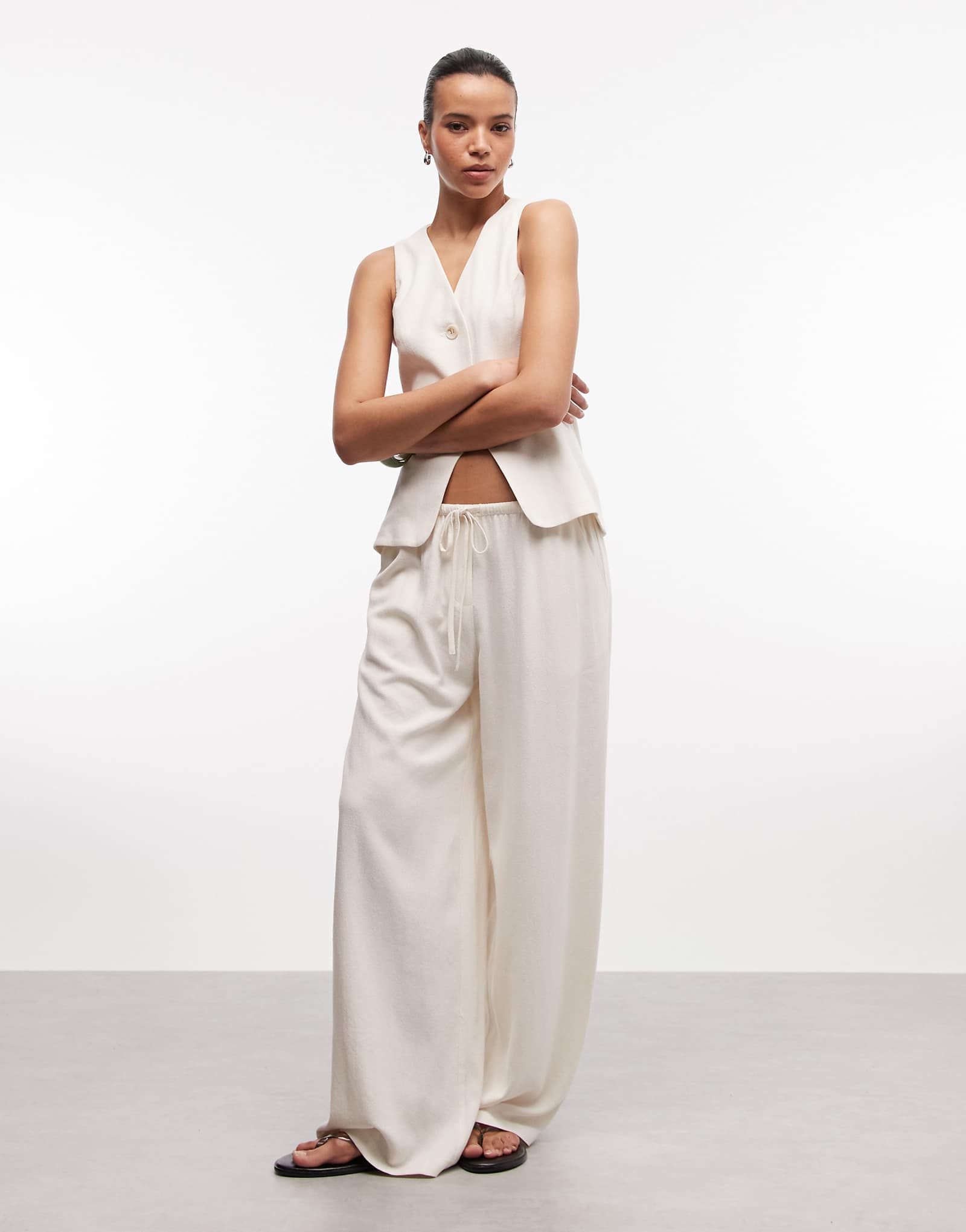 Reclaimed Vintage pull on relaxed linen look pants in neutral ecru 11590₽