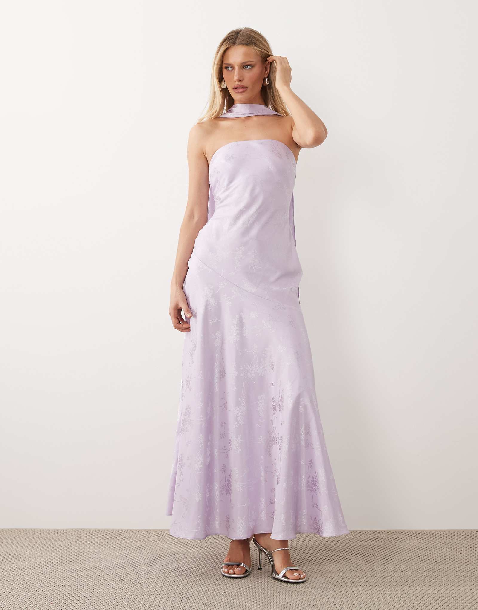 Rare London bandeau scarf detail structured satin floral jacquard maxi dress in lilac lilac 28690₽