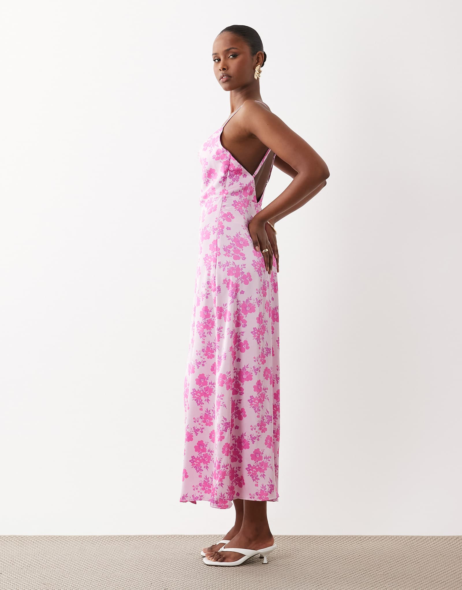 VILA satin cowl neck maxi dress in pale pink delicate floral print winsome orchid 13990₽