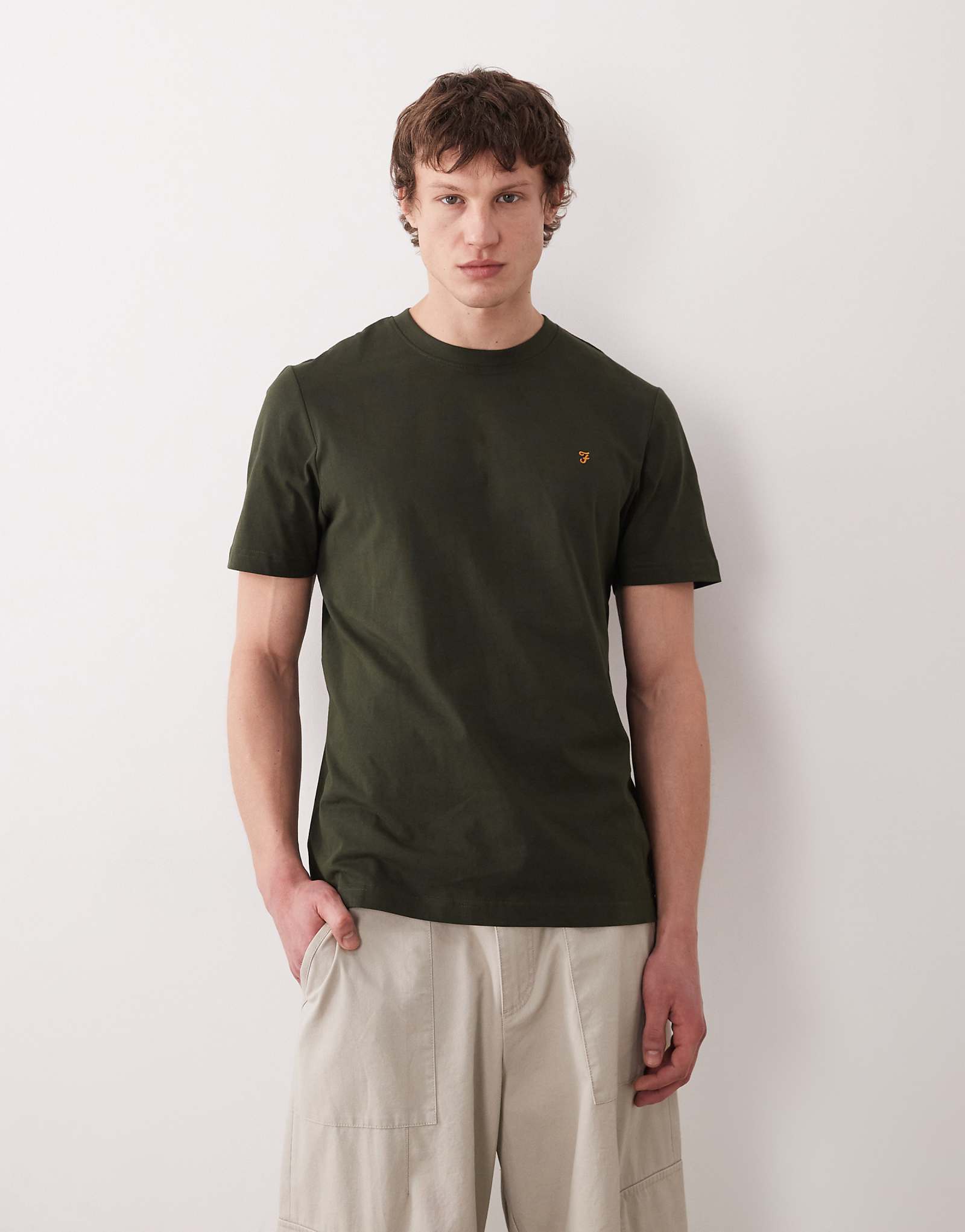Farah Danny short sleeve regular fit logo T-shirt in dark green dark green 10090₽