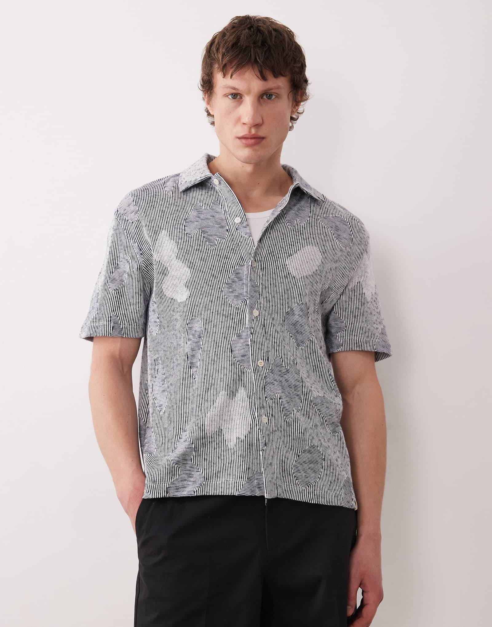 Farah Stoker short sleeve jacquard knit shirt in gray gray 26590₽