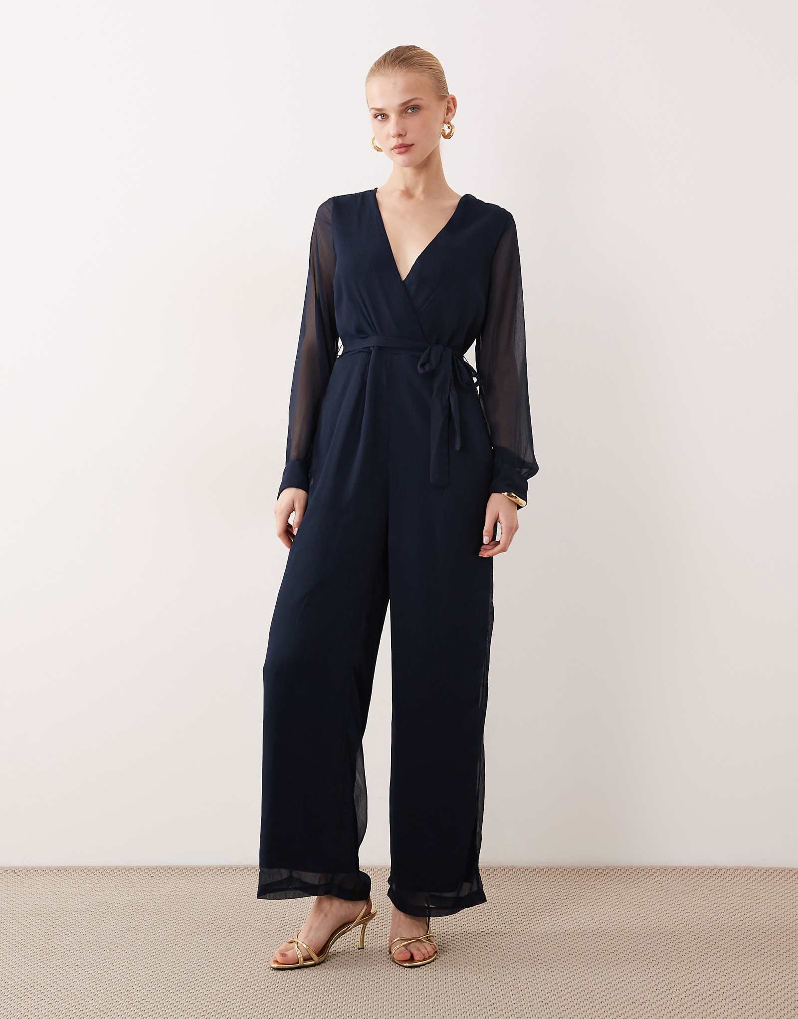 VILA V-neck tie waist chiffon jumpsuit in navy 18990₽