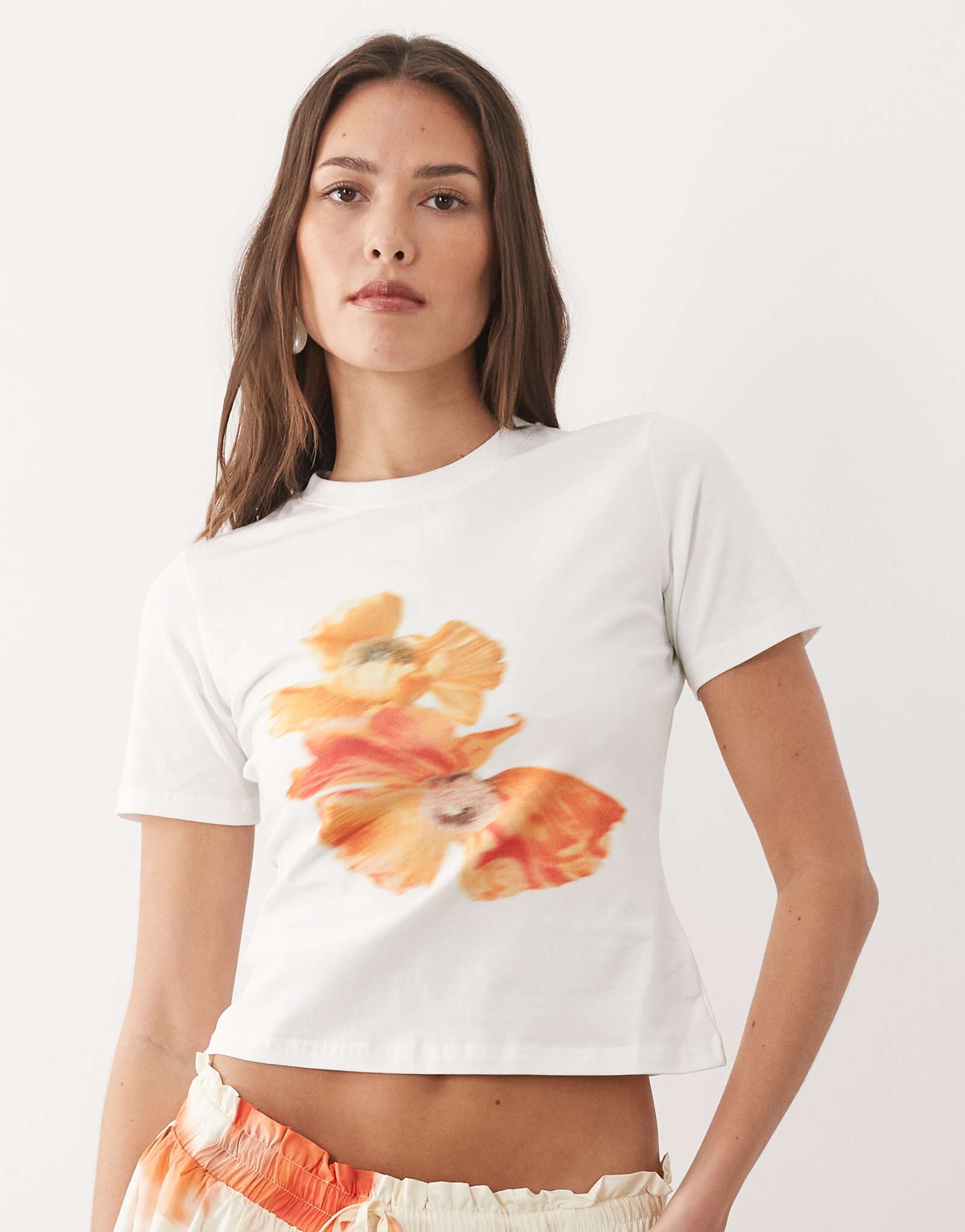 Never Fully Dressed slim fit t-shirt with blurred floral in white white 4590₽