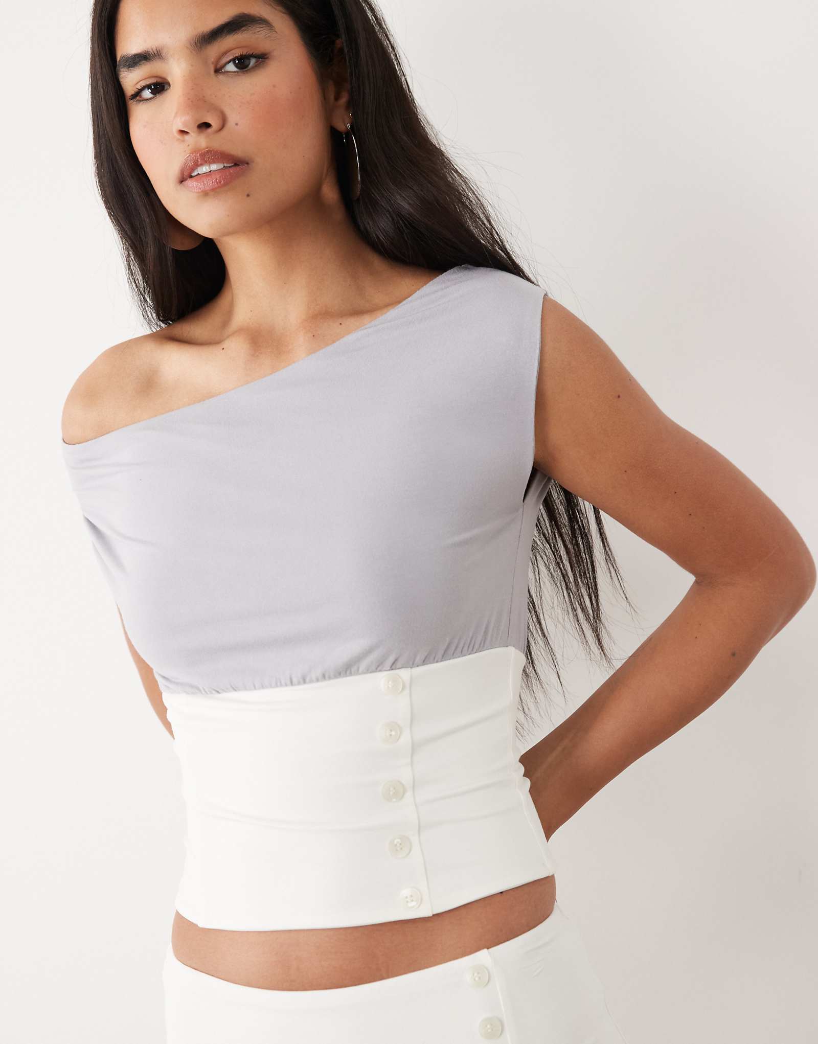 Tiger Mist Alyssa draped off-shoulder contrast button waist detail in gray and white - part of a set gray 11390₽