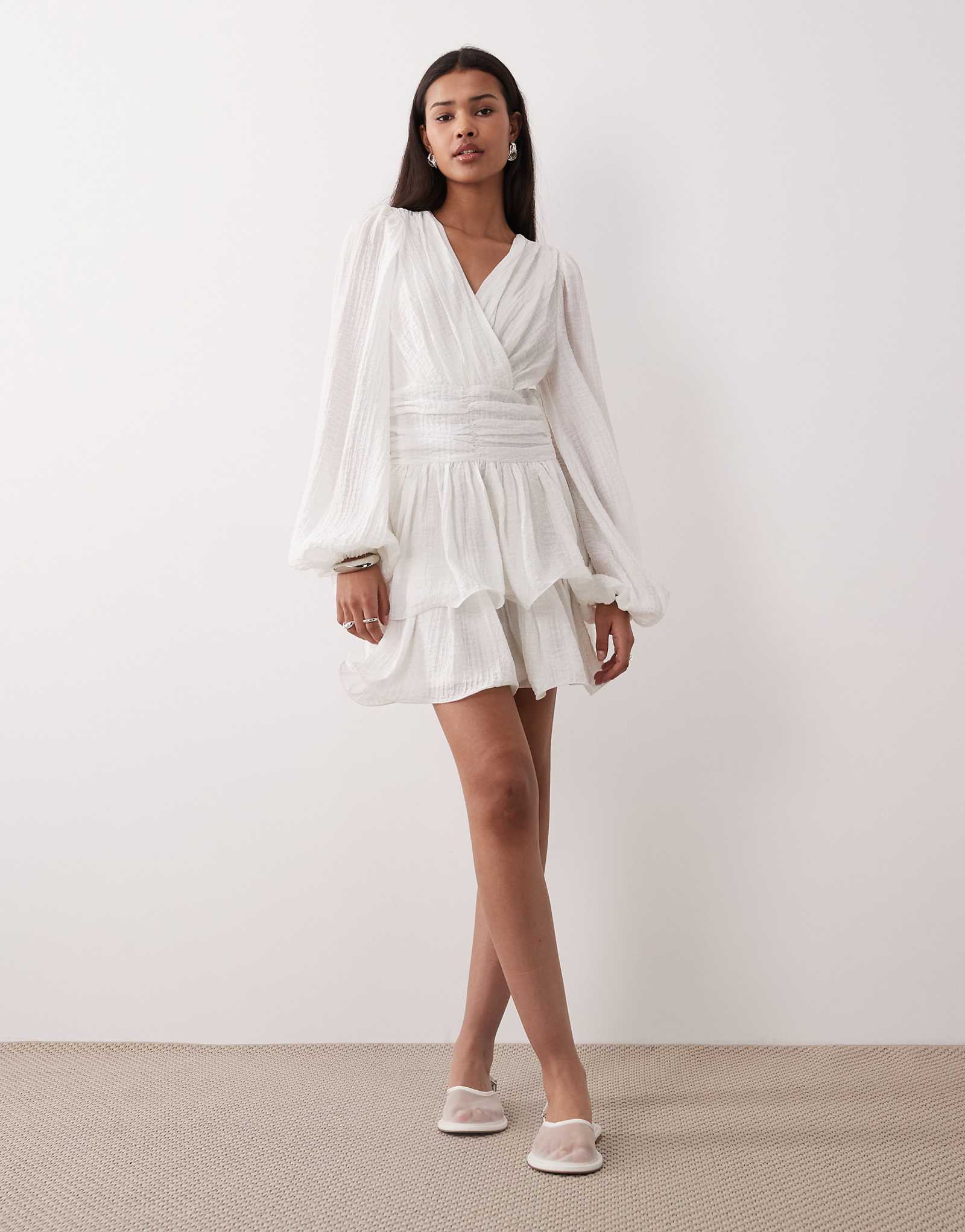 Gina Tricot v neck wide sleeve mini dress in cream cream 16890₽