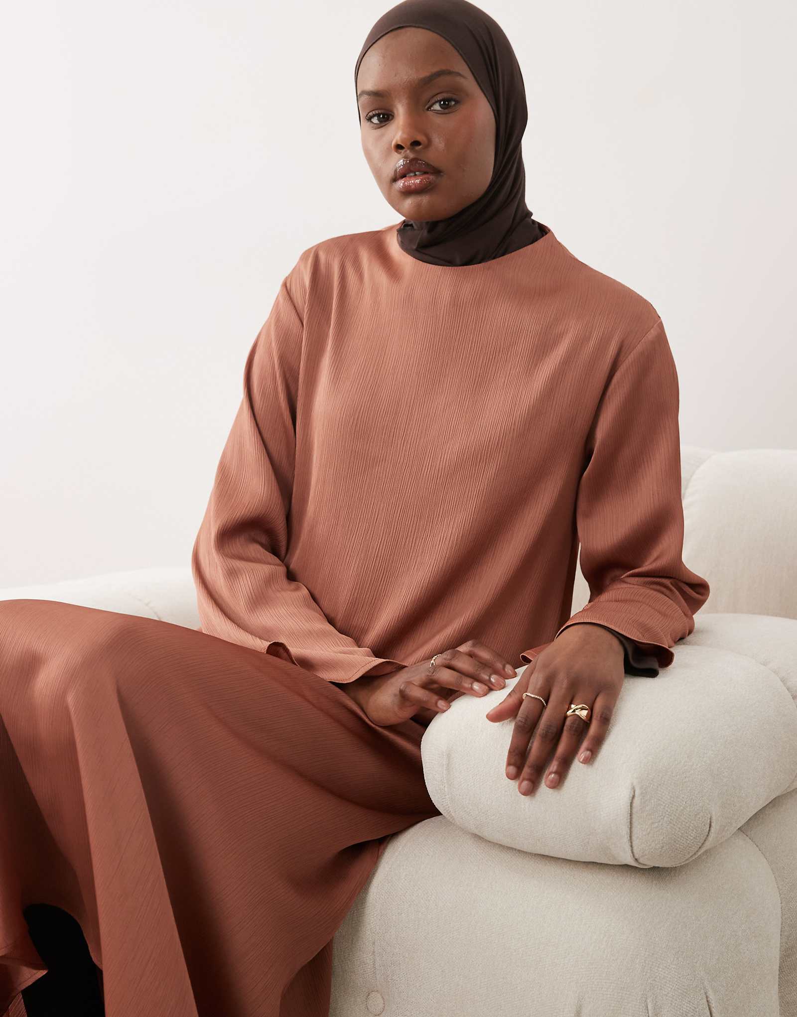 IYAL hammered satin high neck long sleeve tunic top in rust - part of a set rust 16890₽