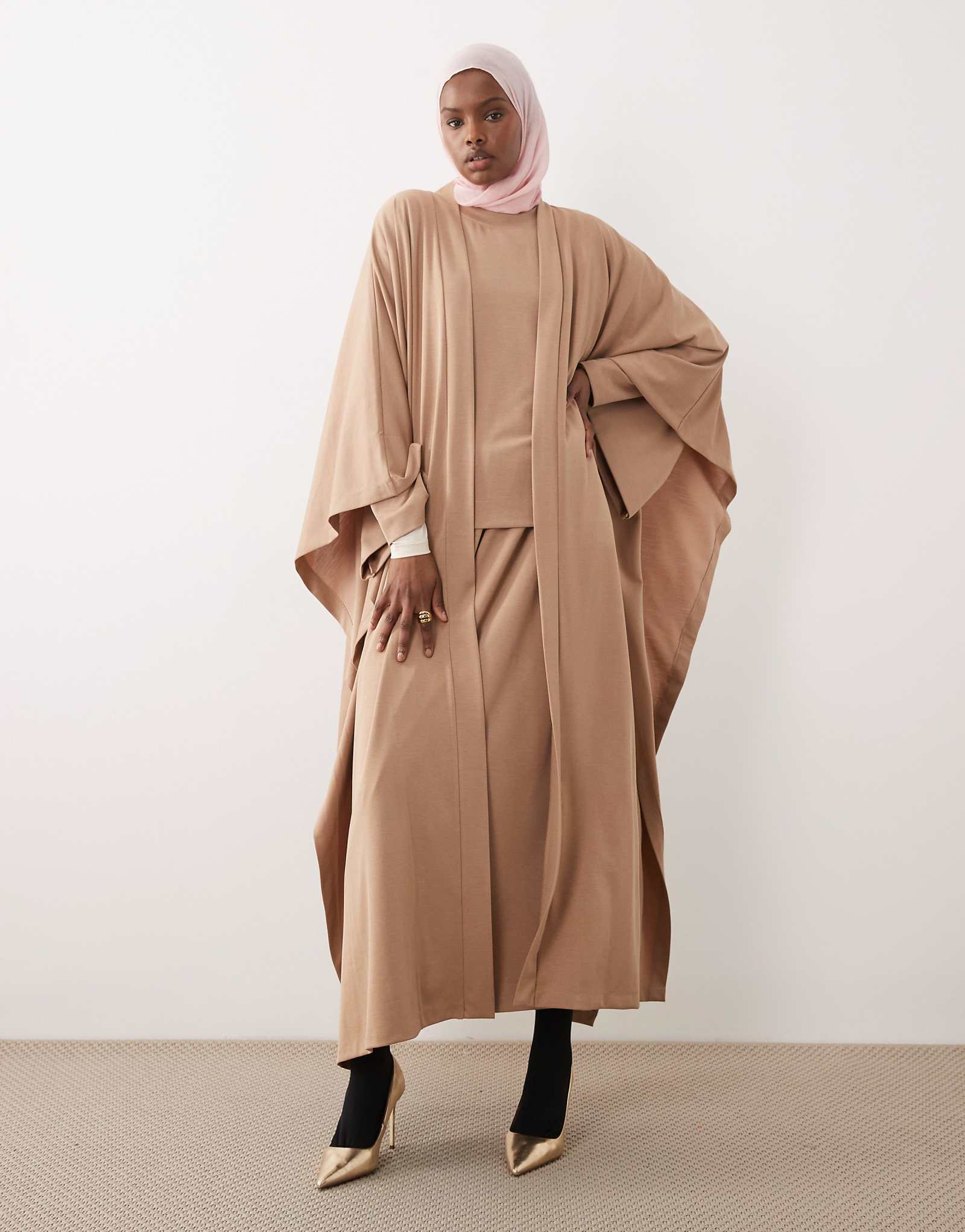 IYAL luxe abaya in camel - part of a set camel 20190₽